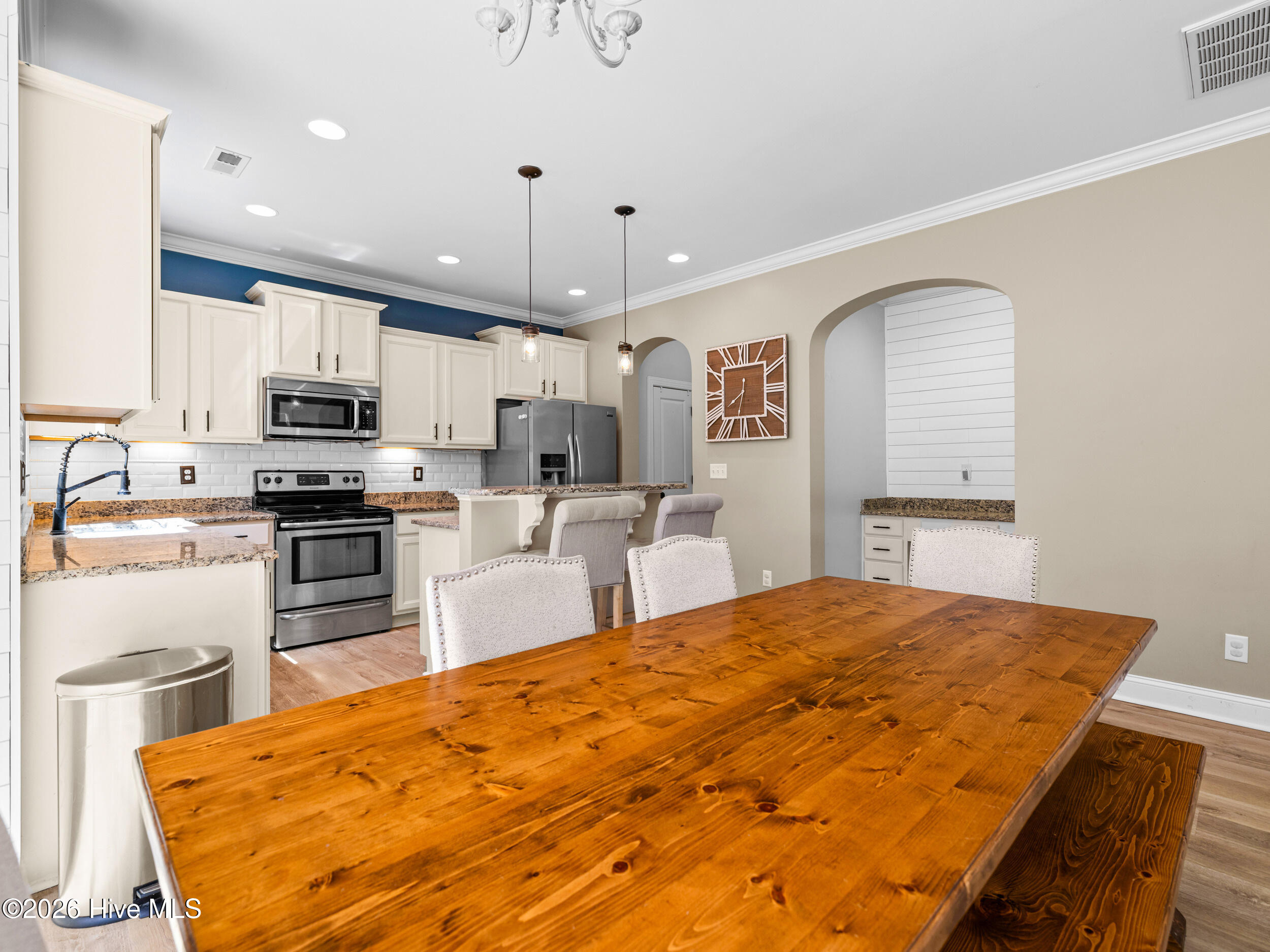 100566633 | Photo 27