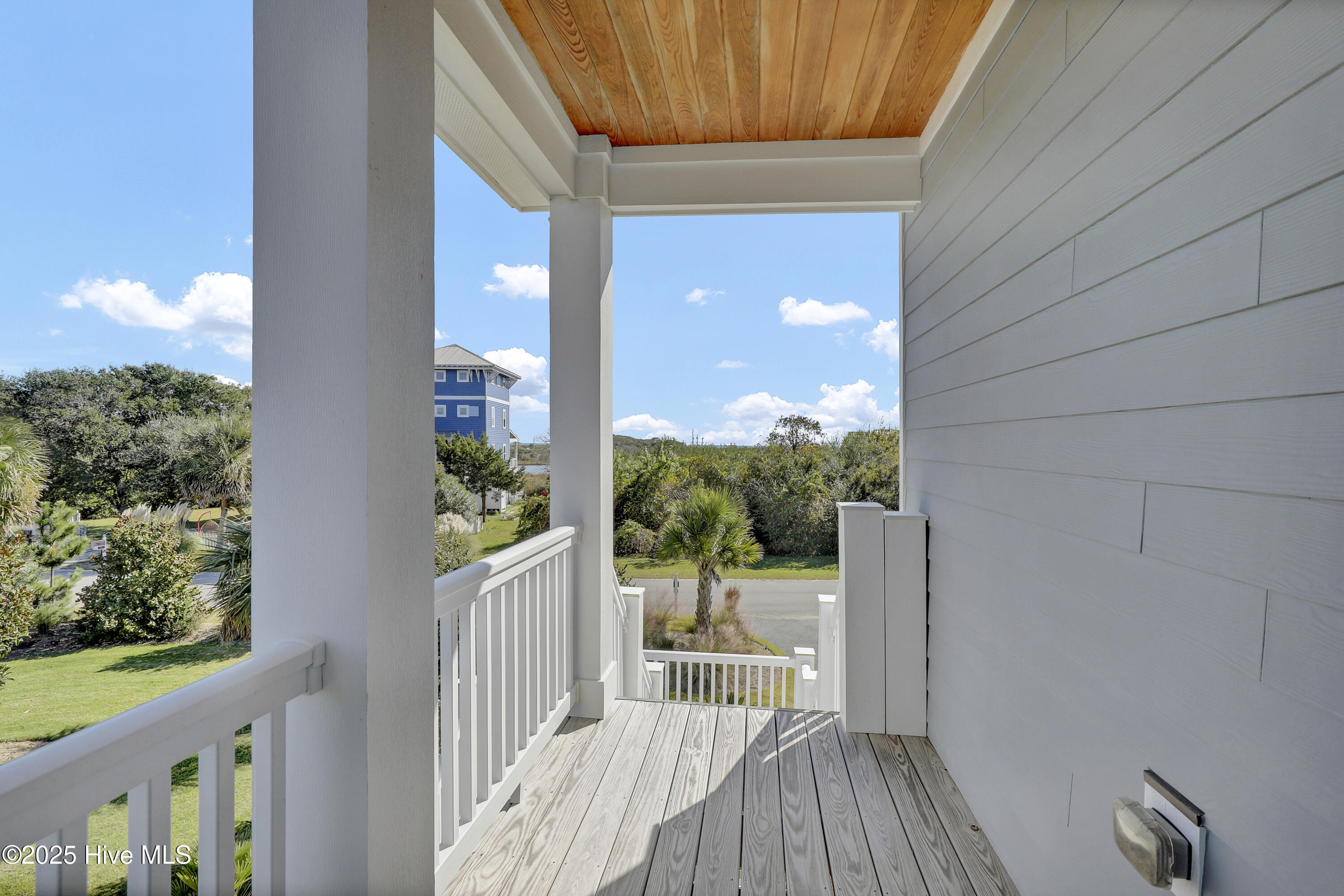 100540247 | Photo 56