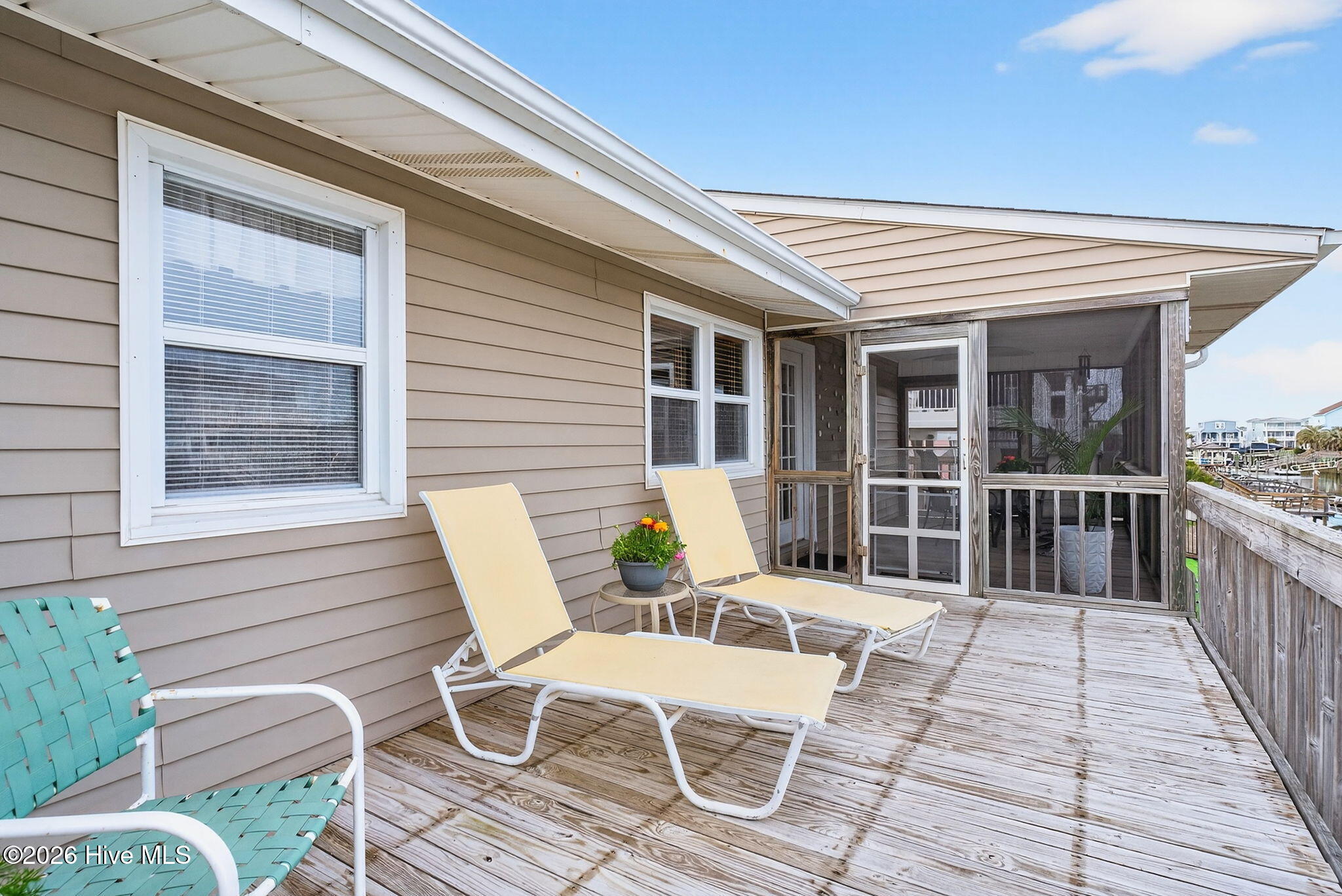 100556998 | Photo 33