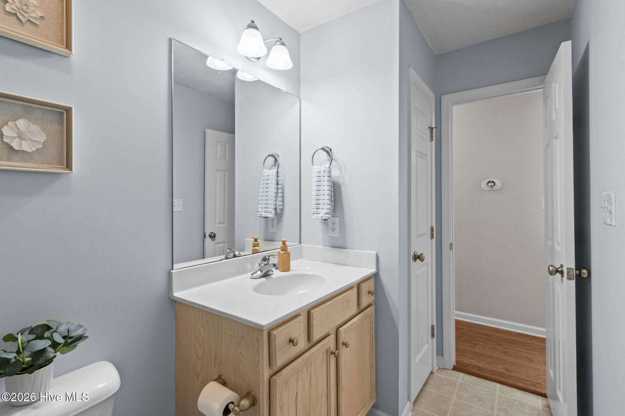 100561998 | Photo 29