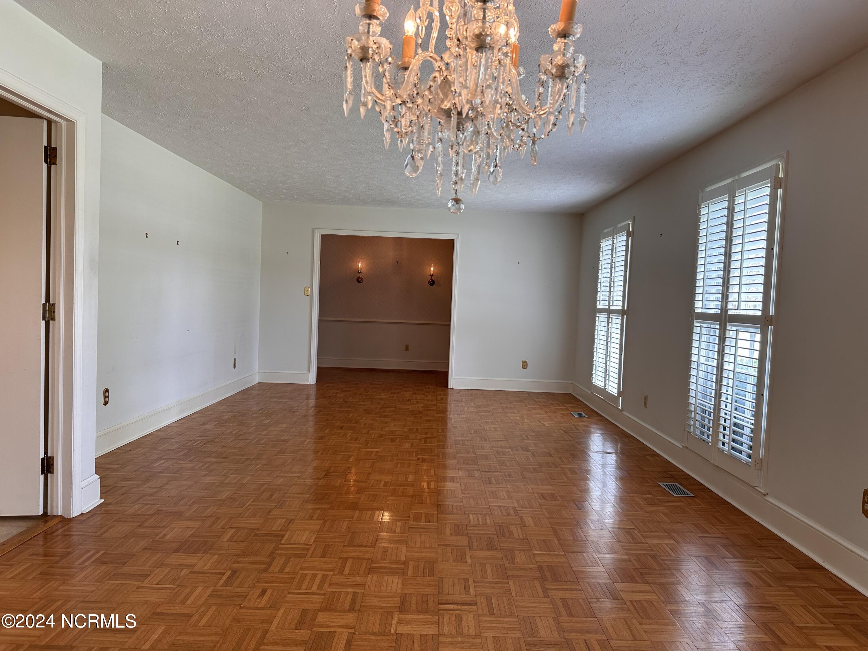 100466276 | Photo 18