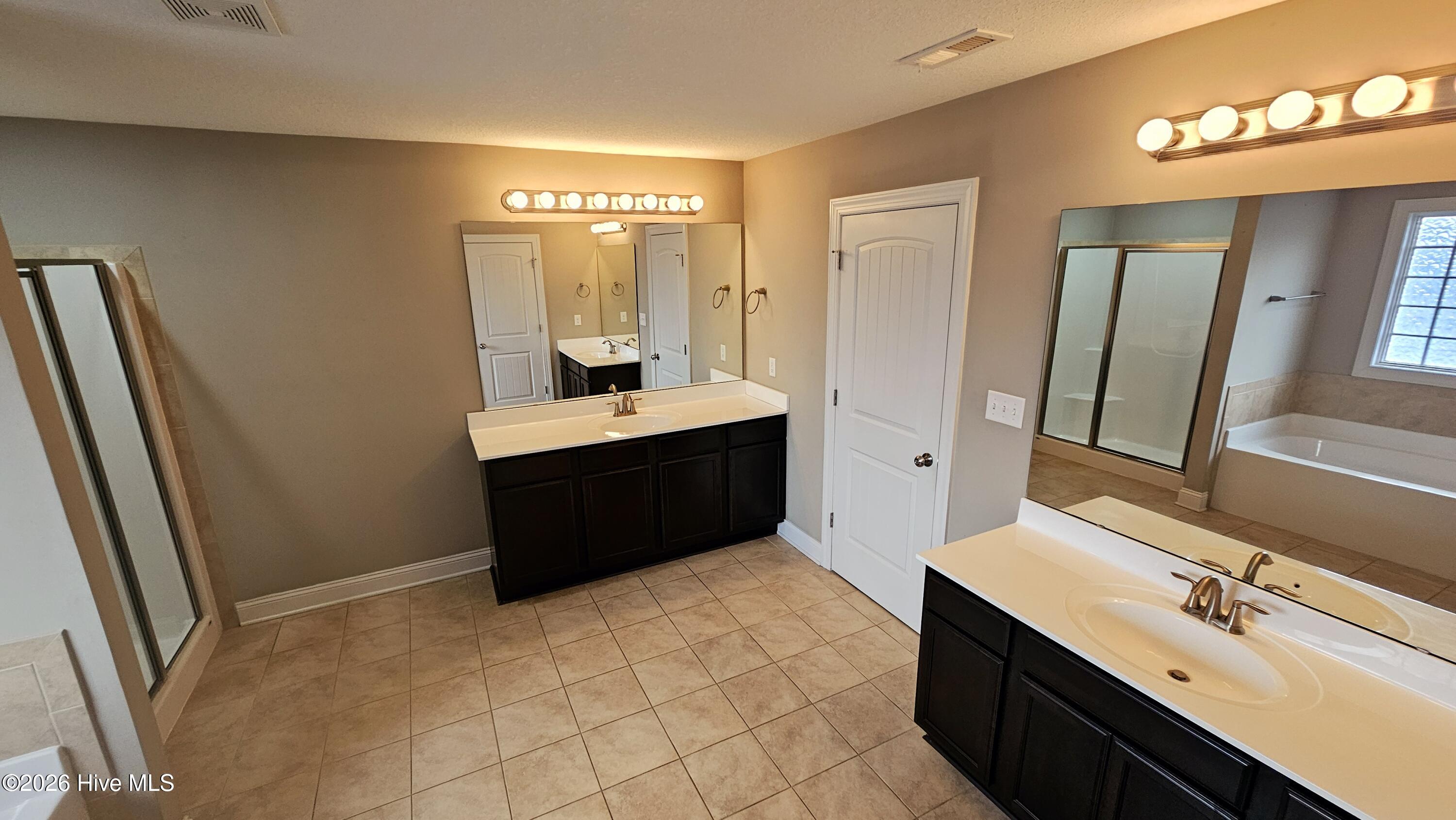 100549726 | Photo 17