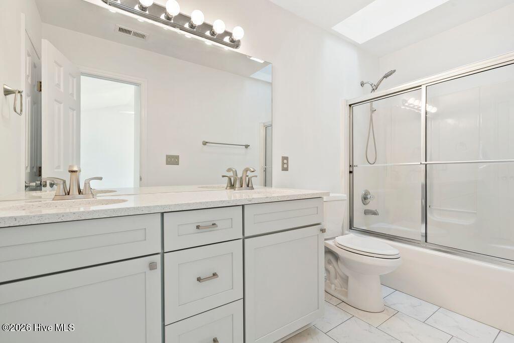 100548851 | Photo 20