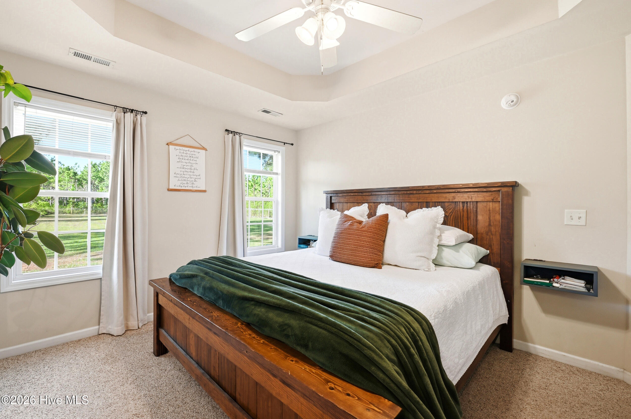 100569719 | Photo 16