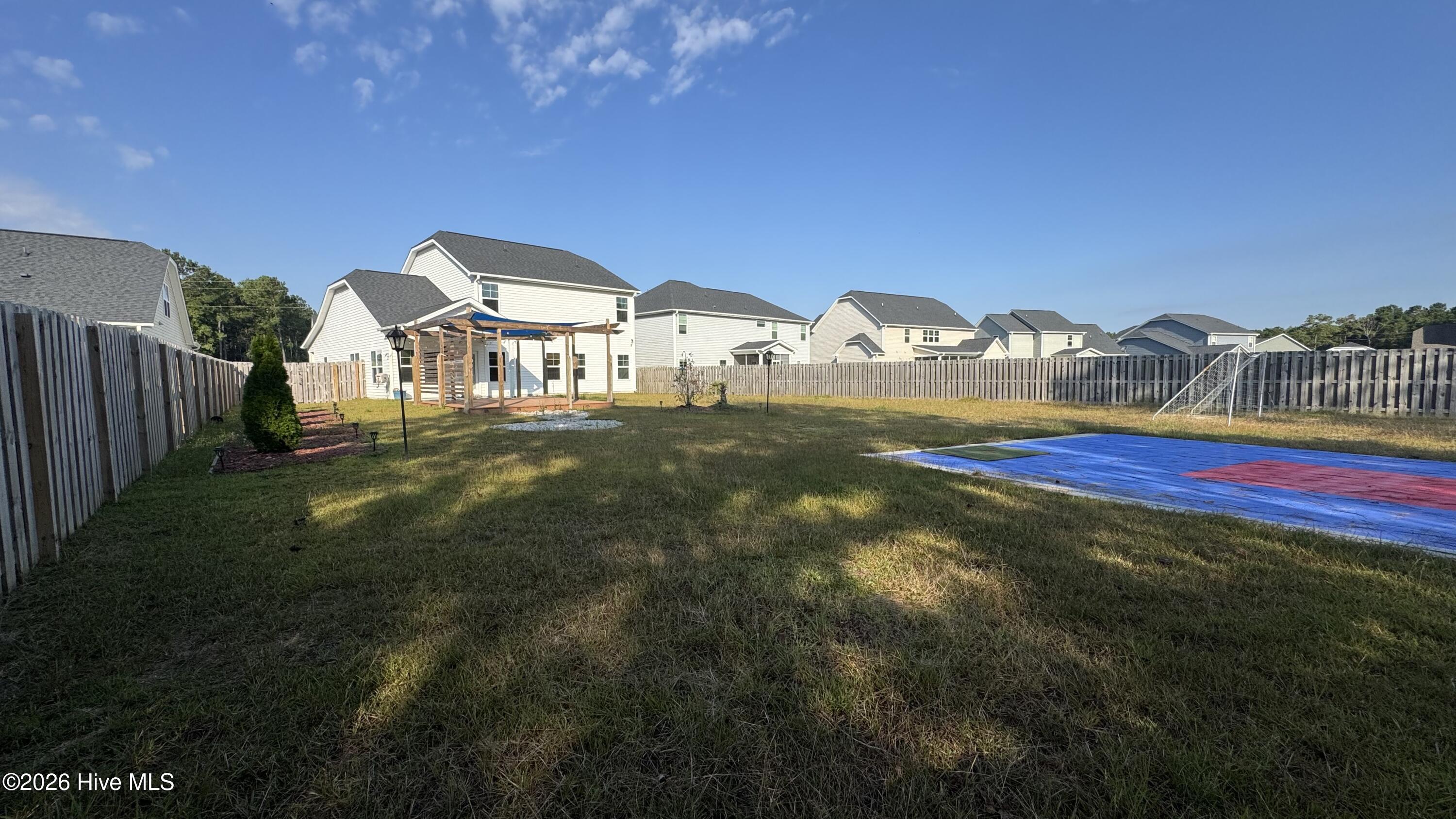 100562779 | Photo 35