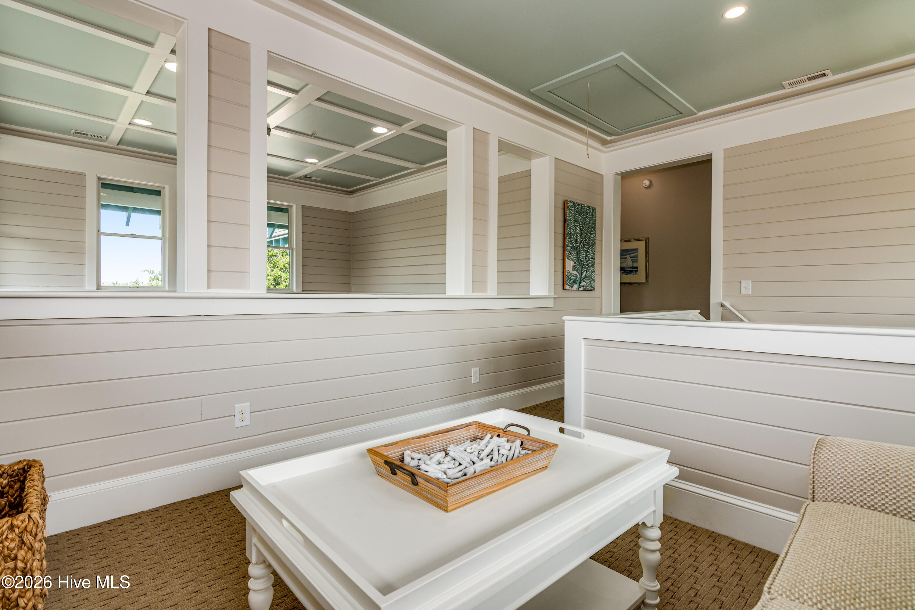 100565822 | Photo 32