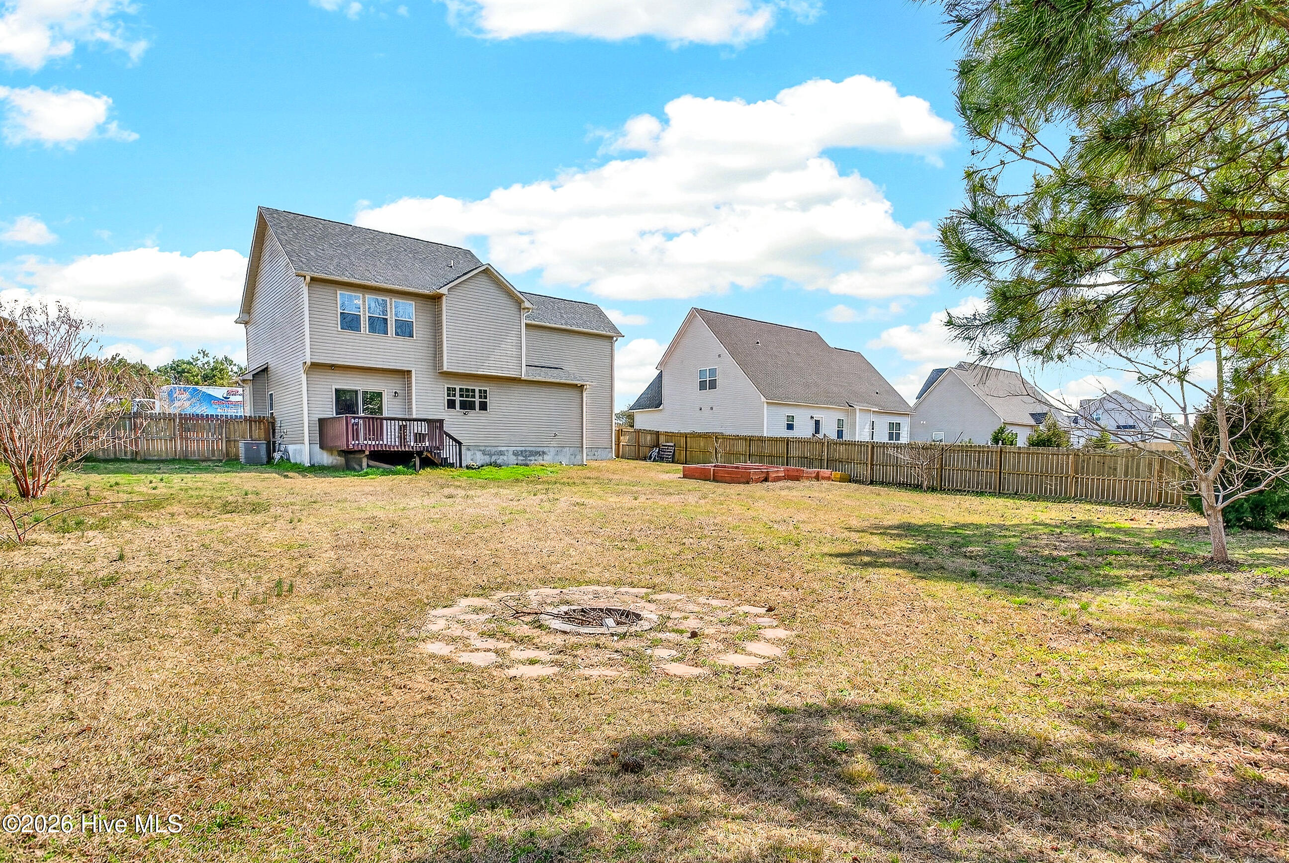 100564735 | Photo 28