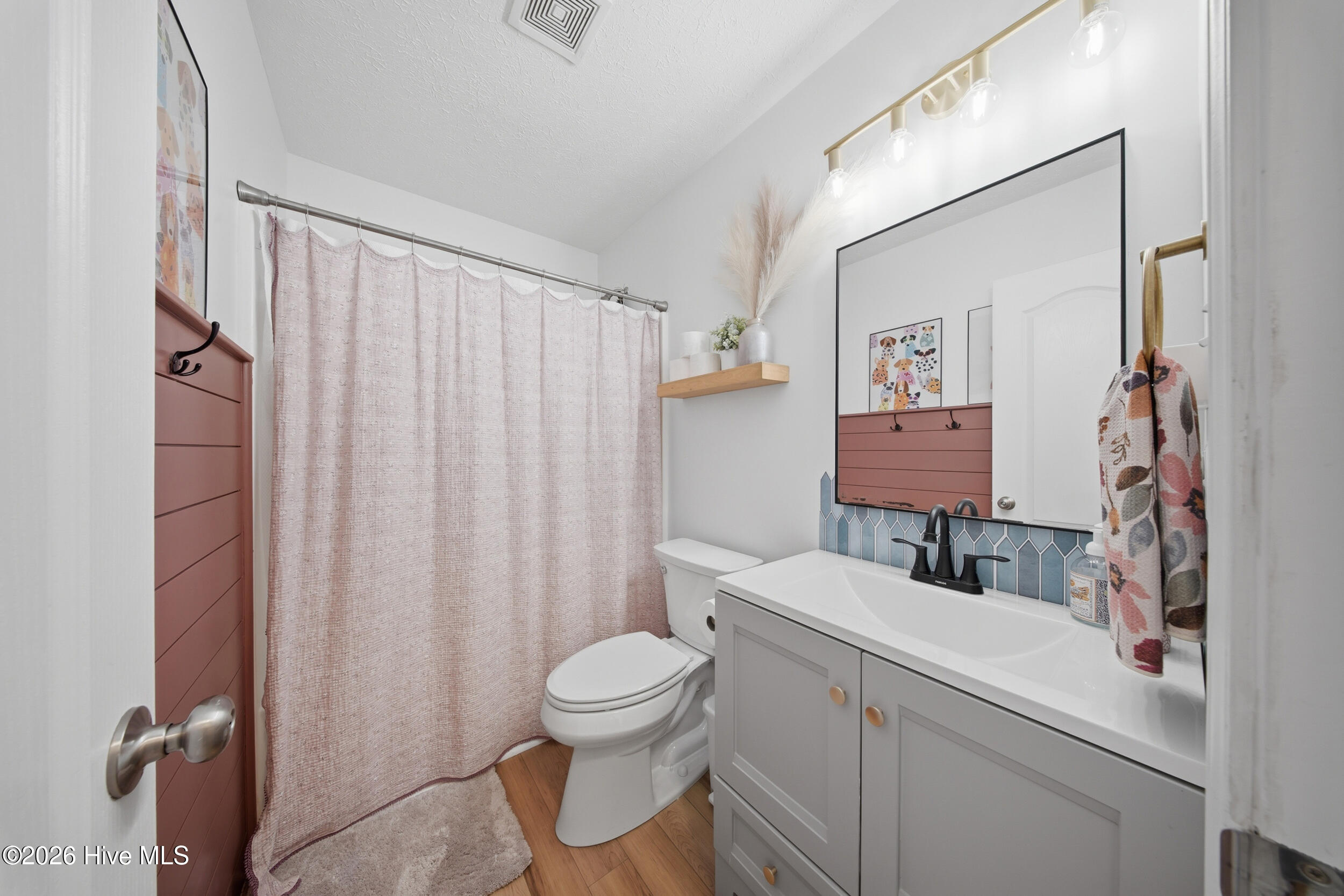 100567725 | Photo 29