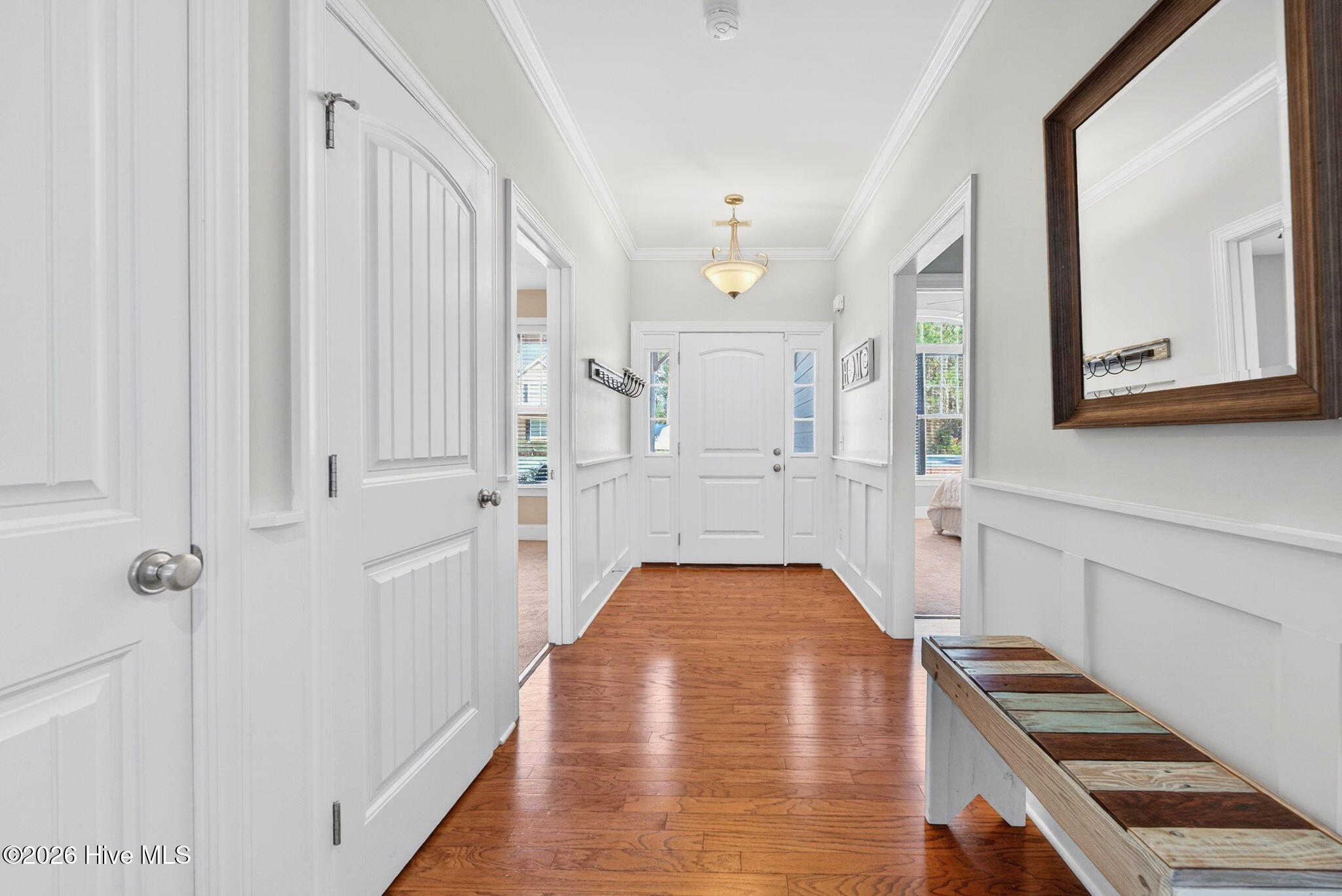 100558645 | Photo 33