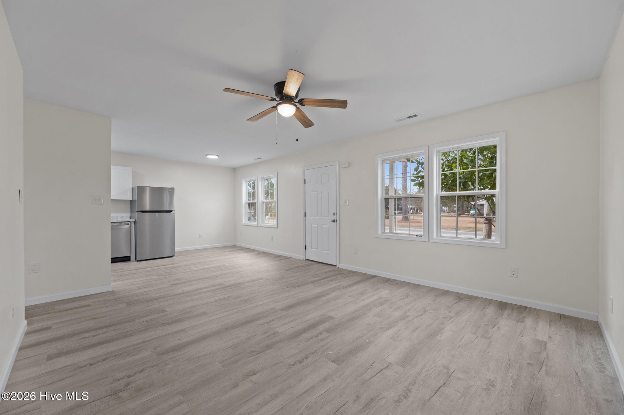 211 S Jackson Street, Beulaville, NC 28518 – photo 10: 27-web-or-mls-_RAD4110