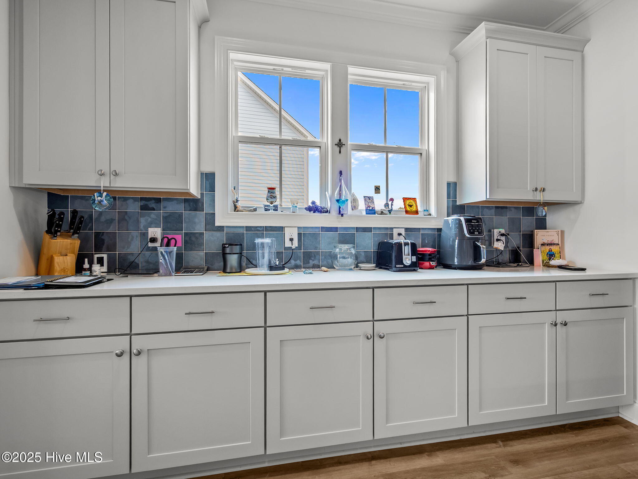 100528285 | Photo 33