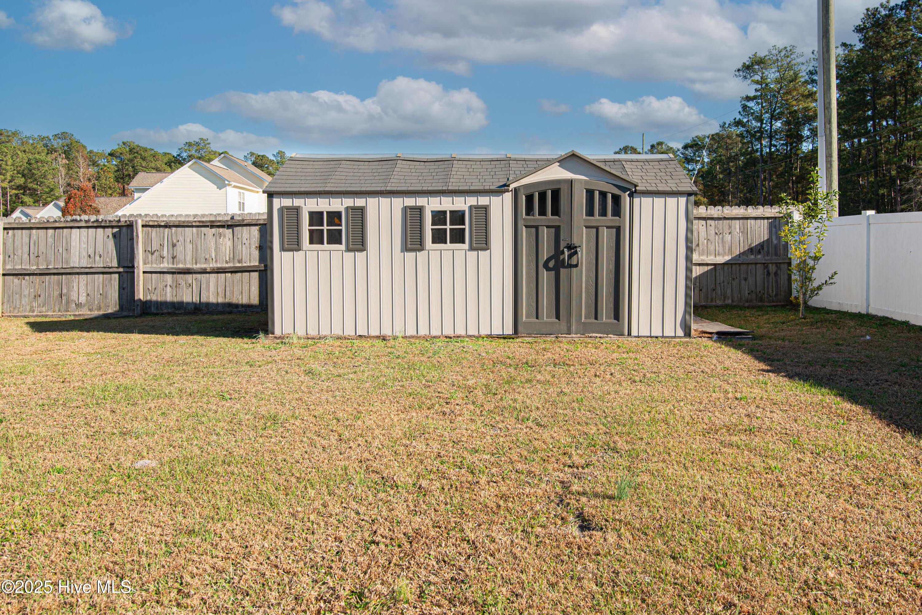 100543275 | Photo 41