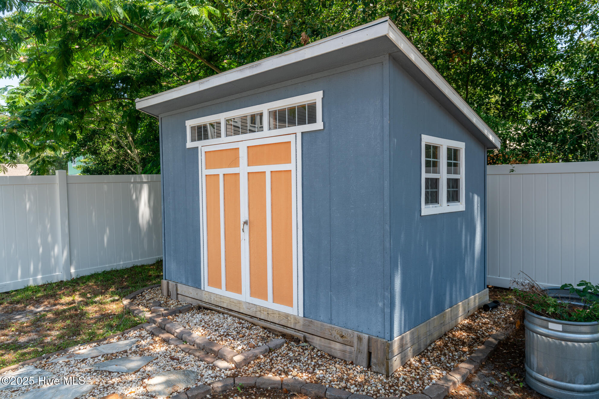 100527640 | Photo 31