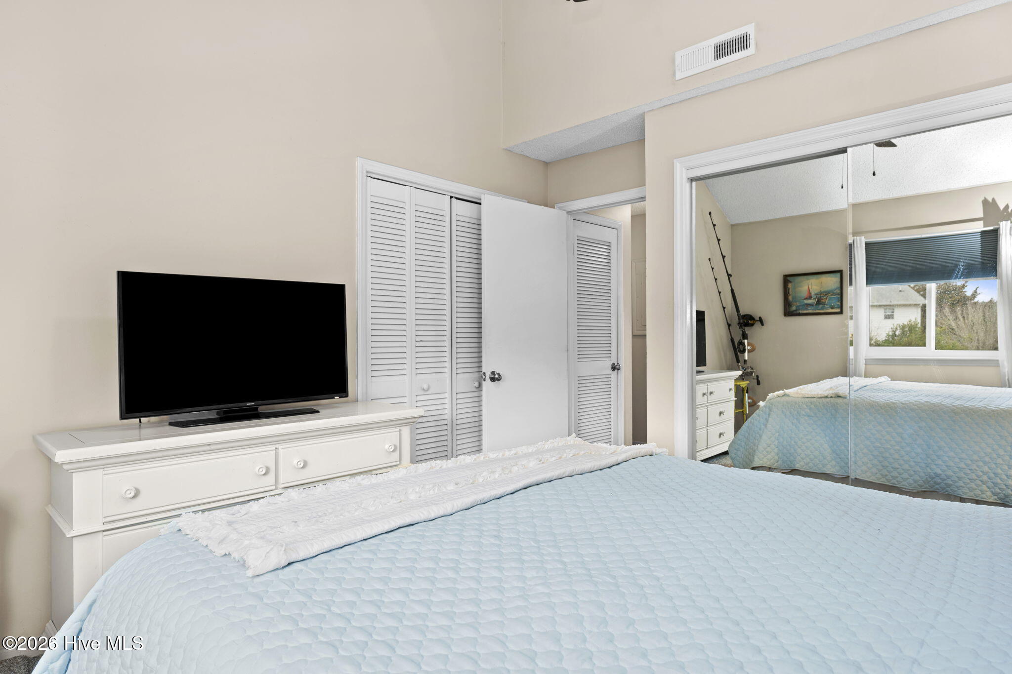 100557606 | Photo 16