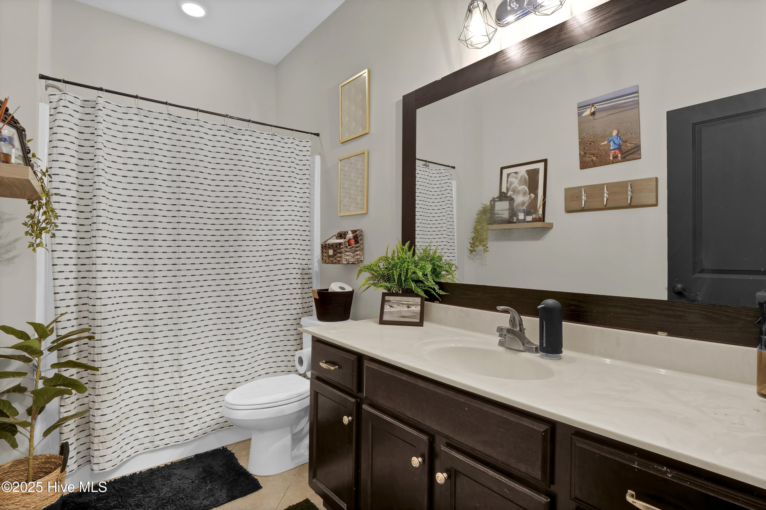 100541385 | Photo 23