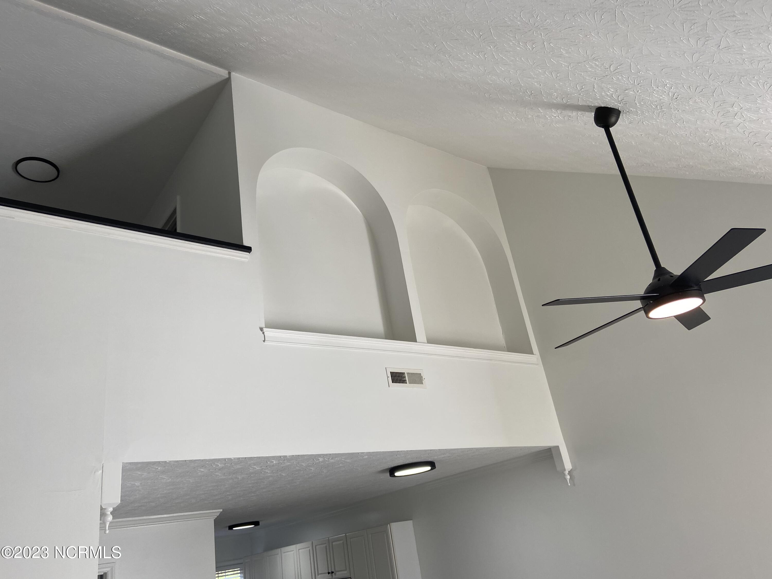 100533323 | Photo 21