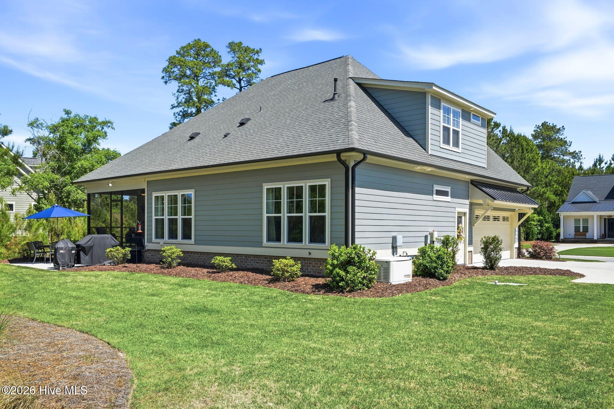 100569004 | Photo 66