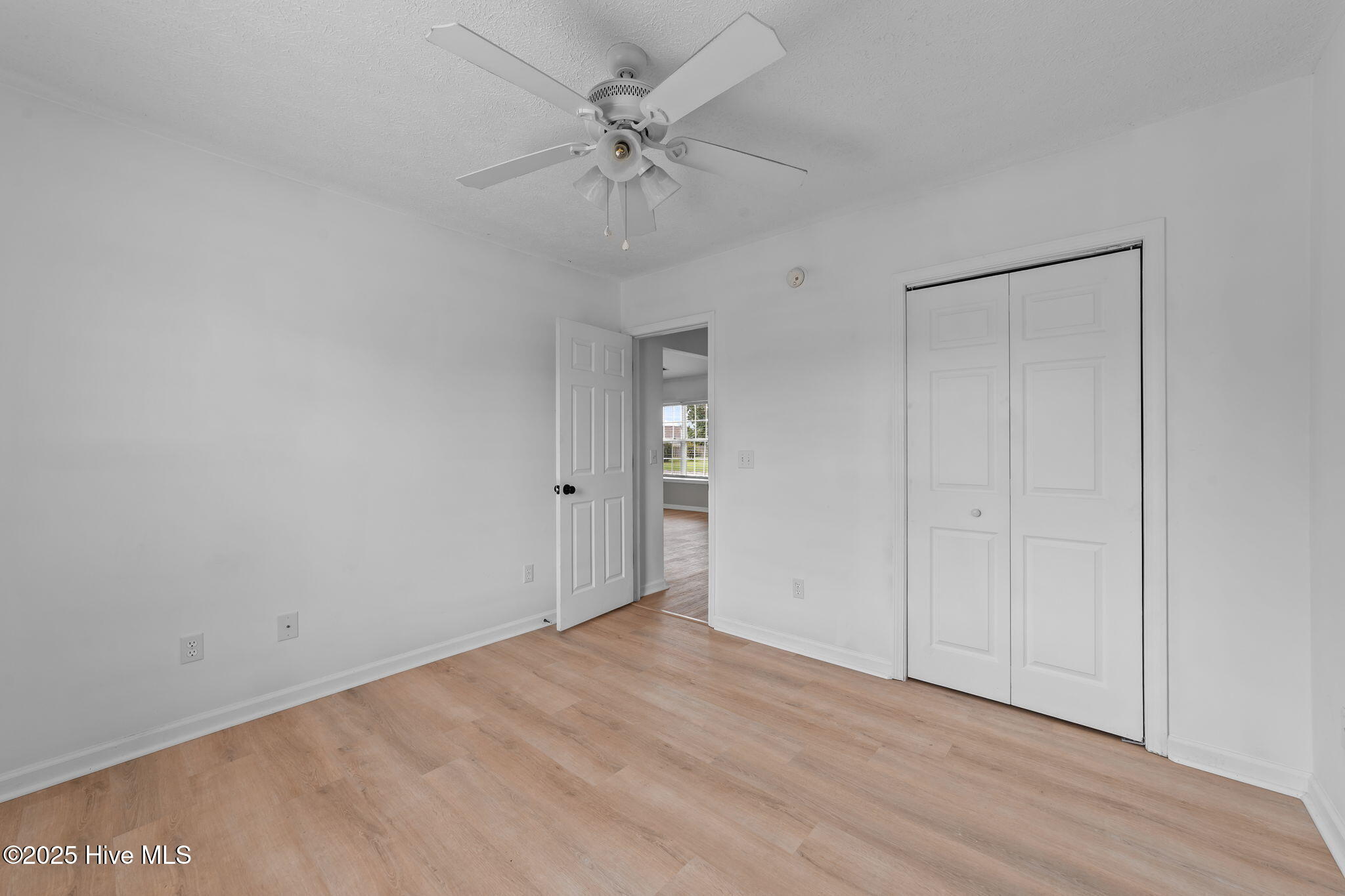 100540670 | Photo 16