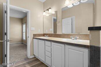 100567328 | Photo 17