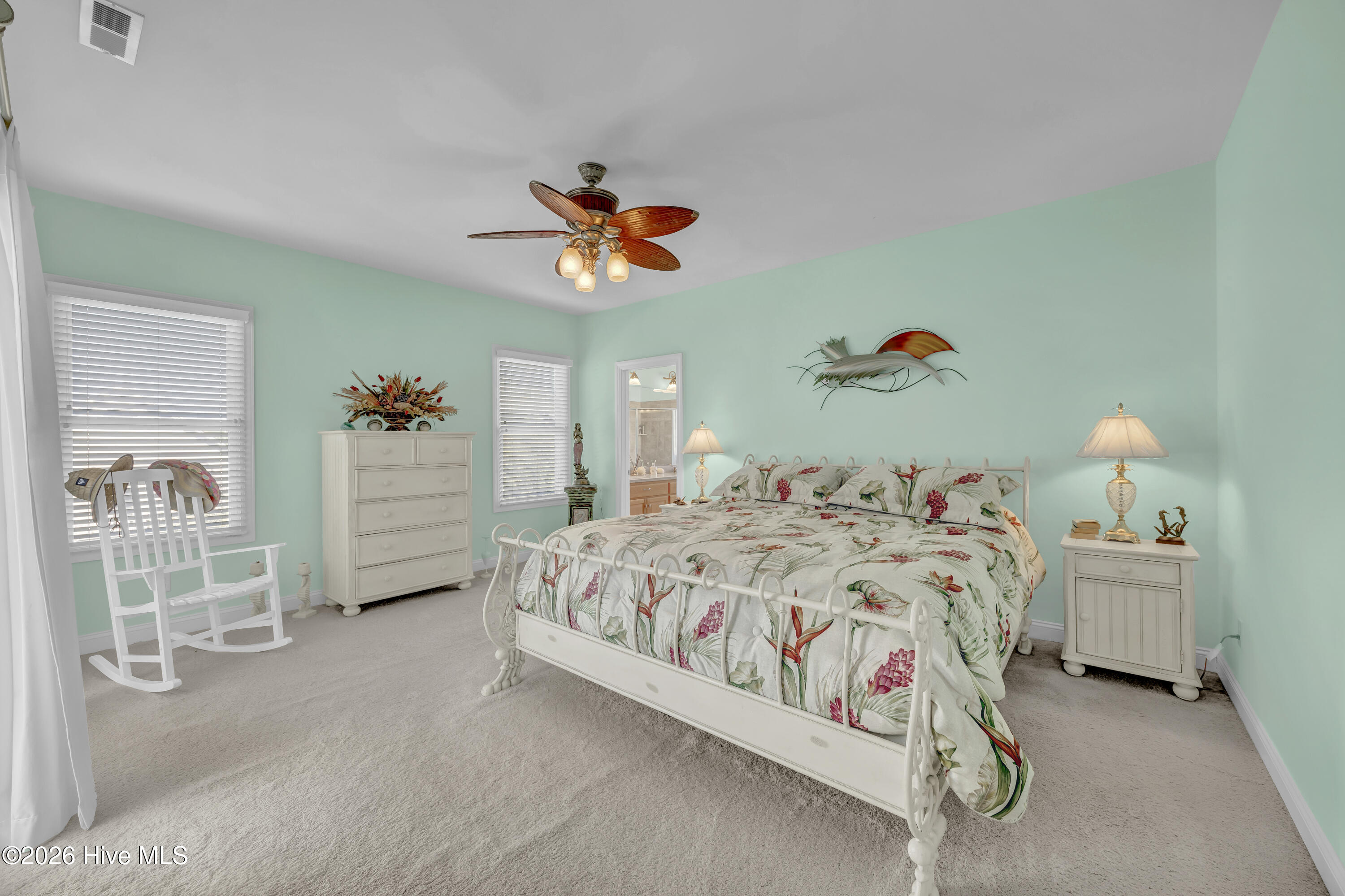 100560542 | Photo 18