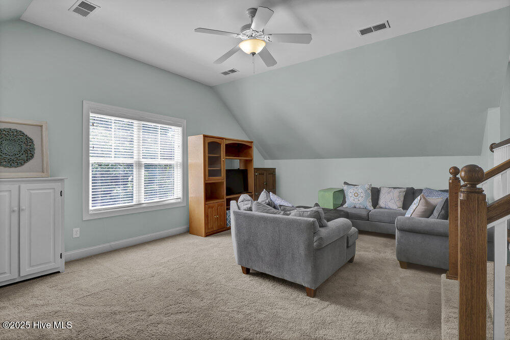 100531667 | Photo 45