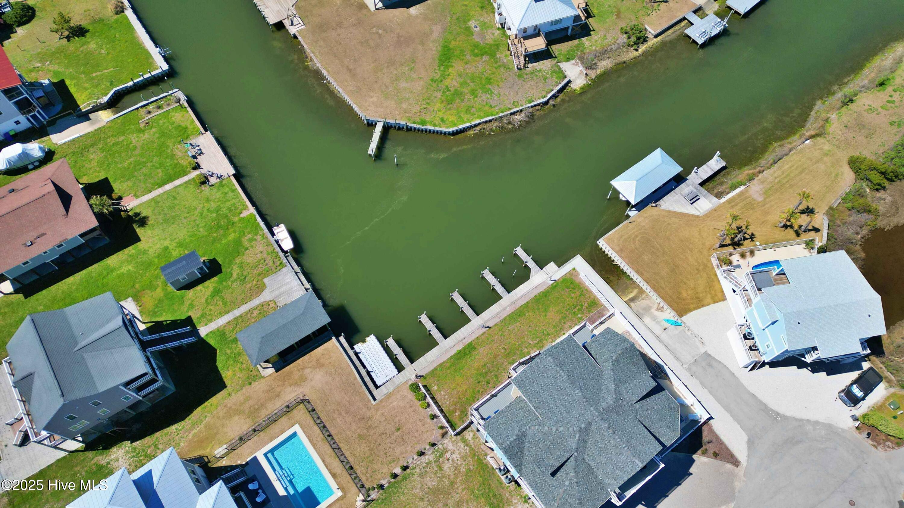 100497326 | Photo 14