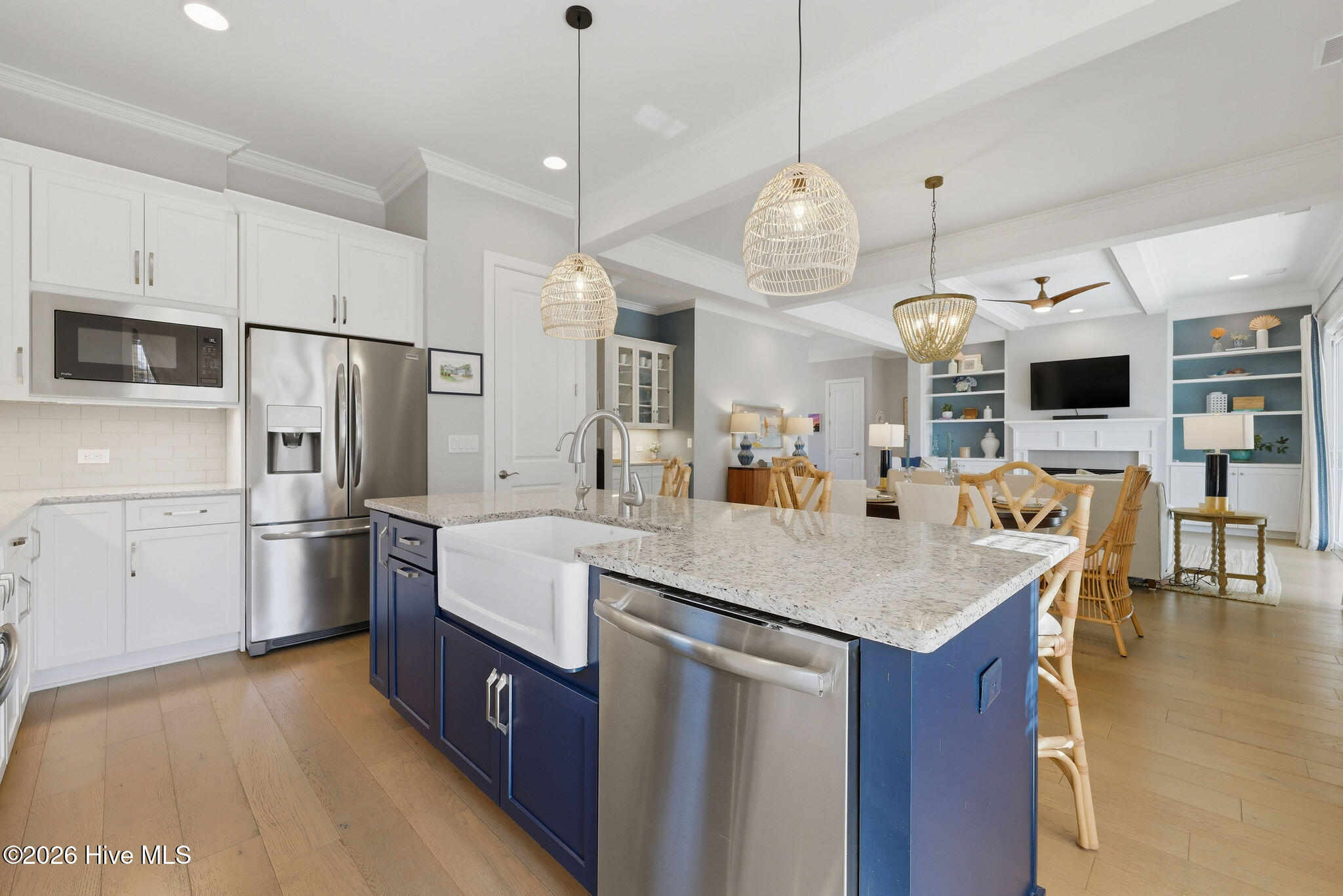 100569190 | Photo 23