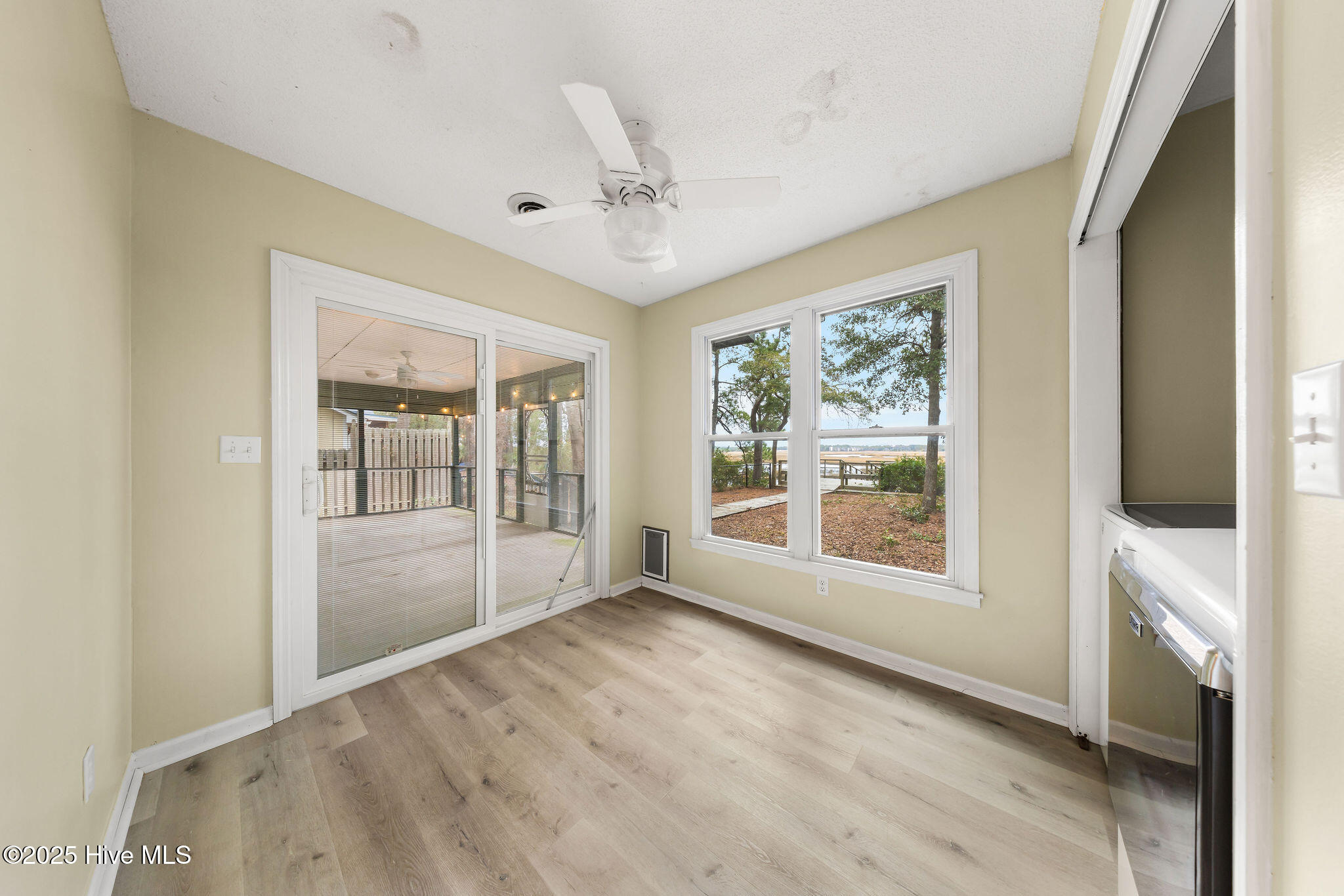 100546976 | Photo 13