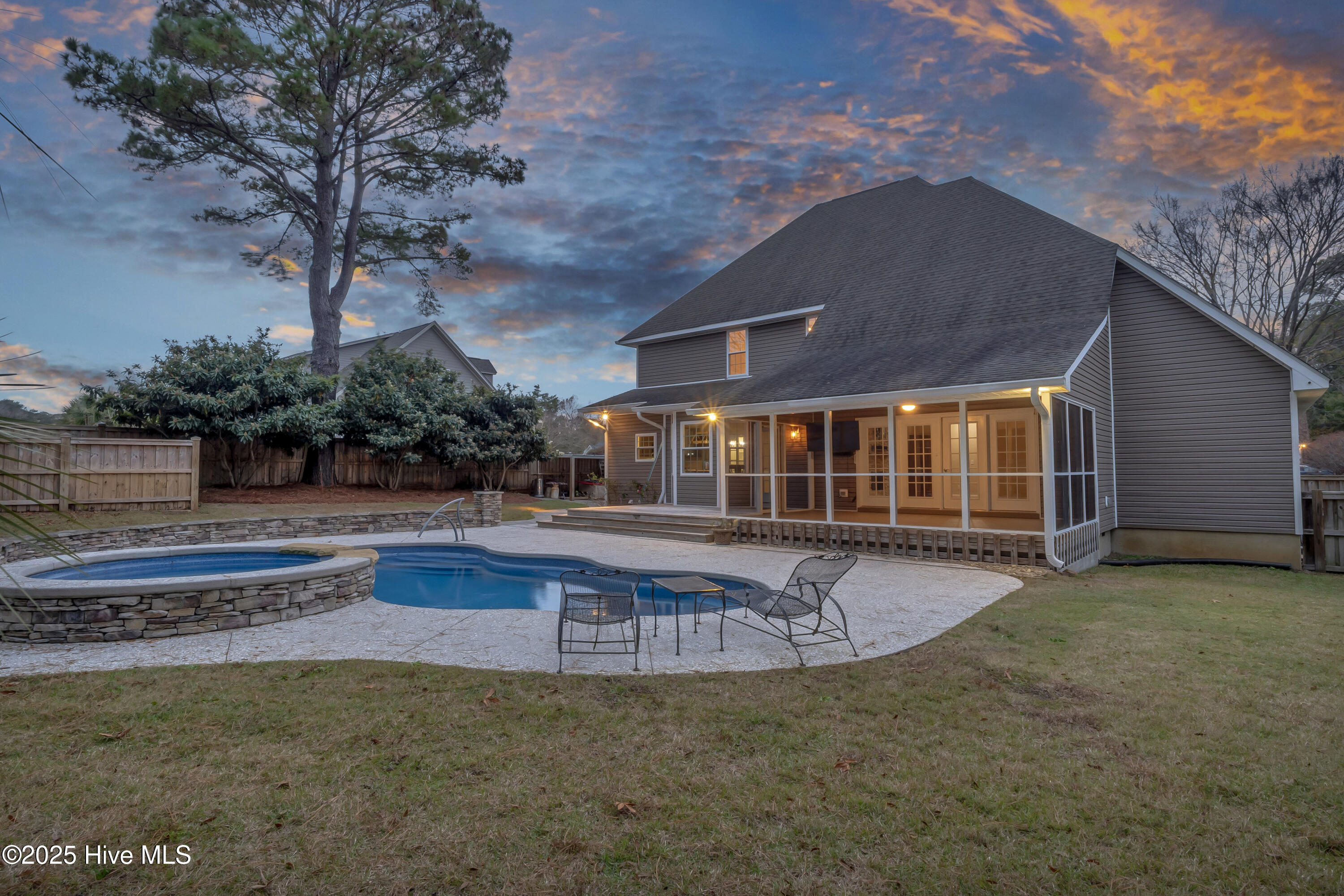 100543498 | Photo 53