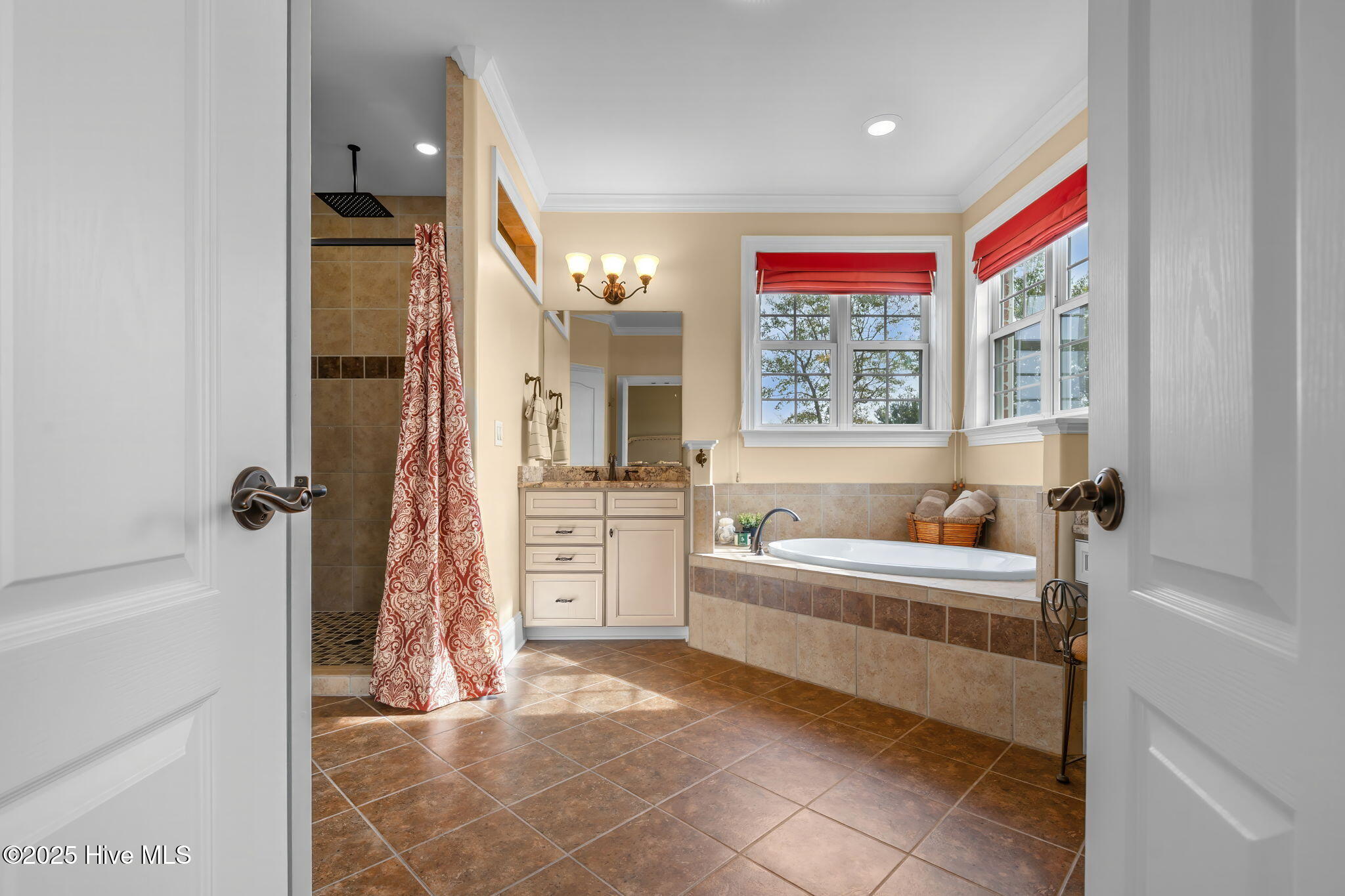 100544684 | Photo 31