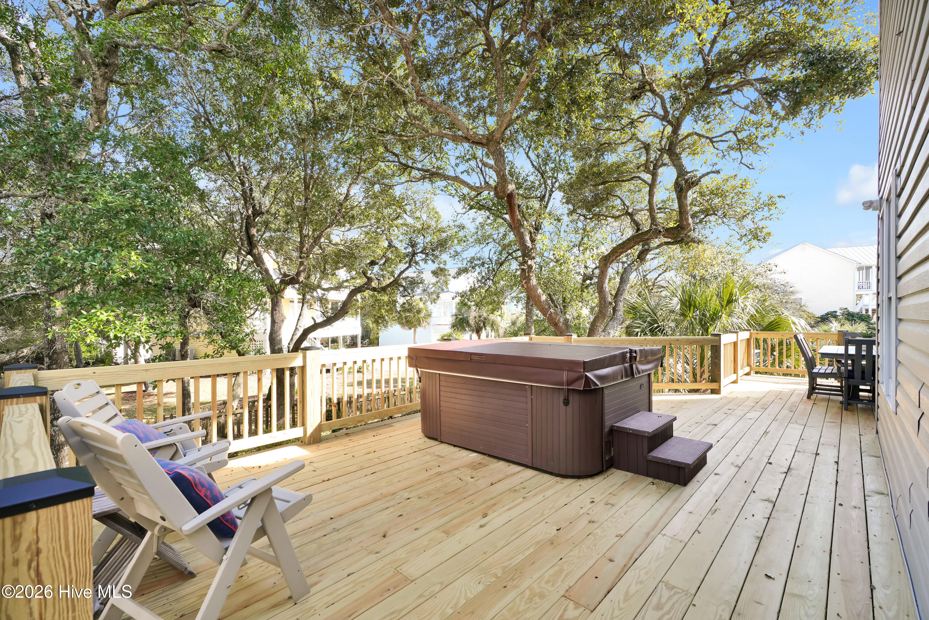 100550810 | Photo 32