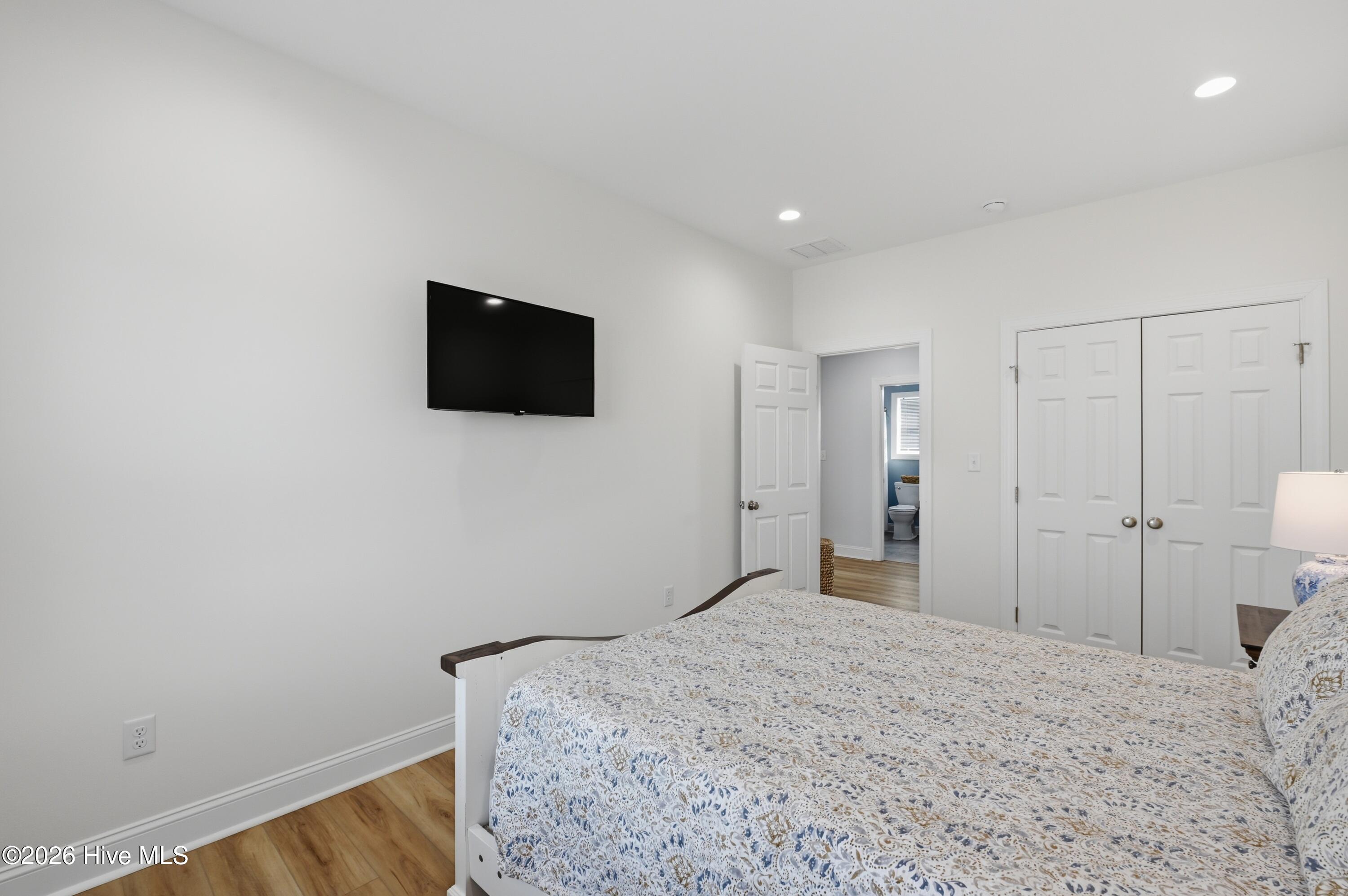 100561977 | Photo 42