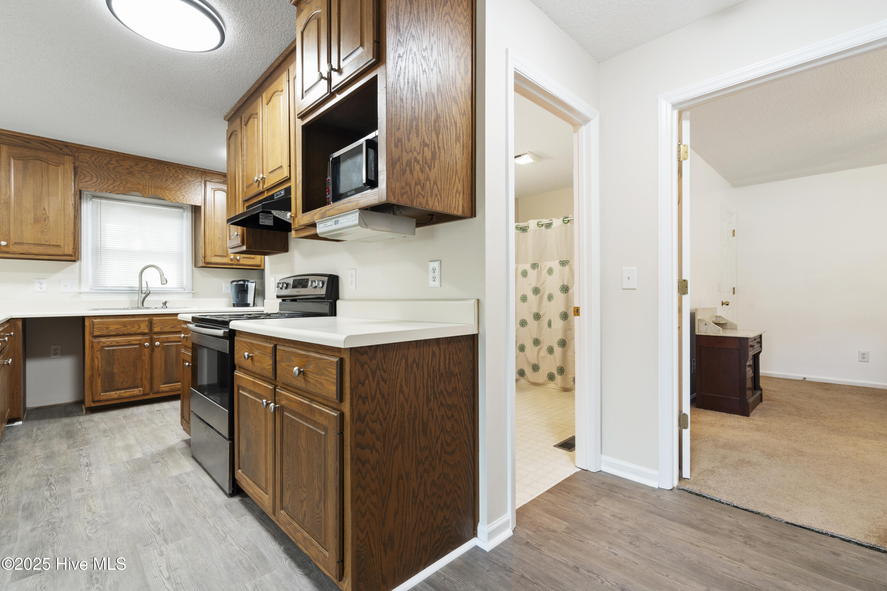 100515405 | Photo 12