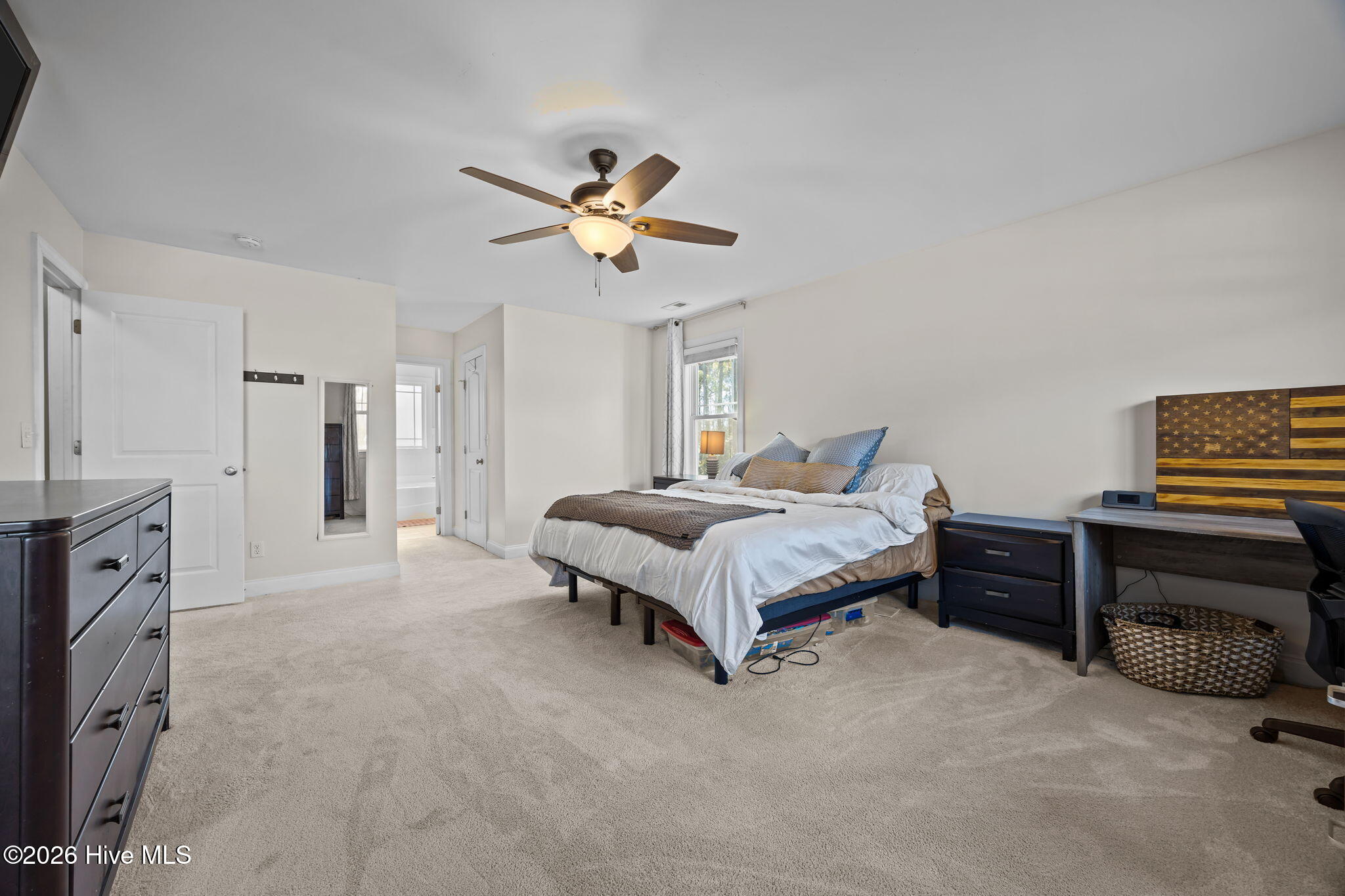 100550598 | Photo 15