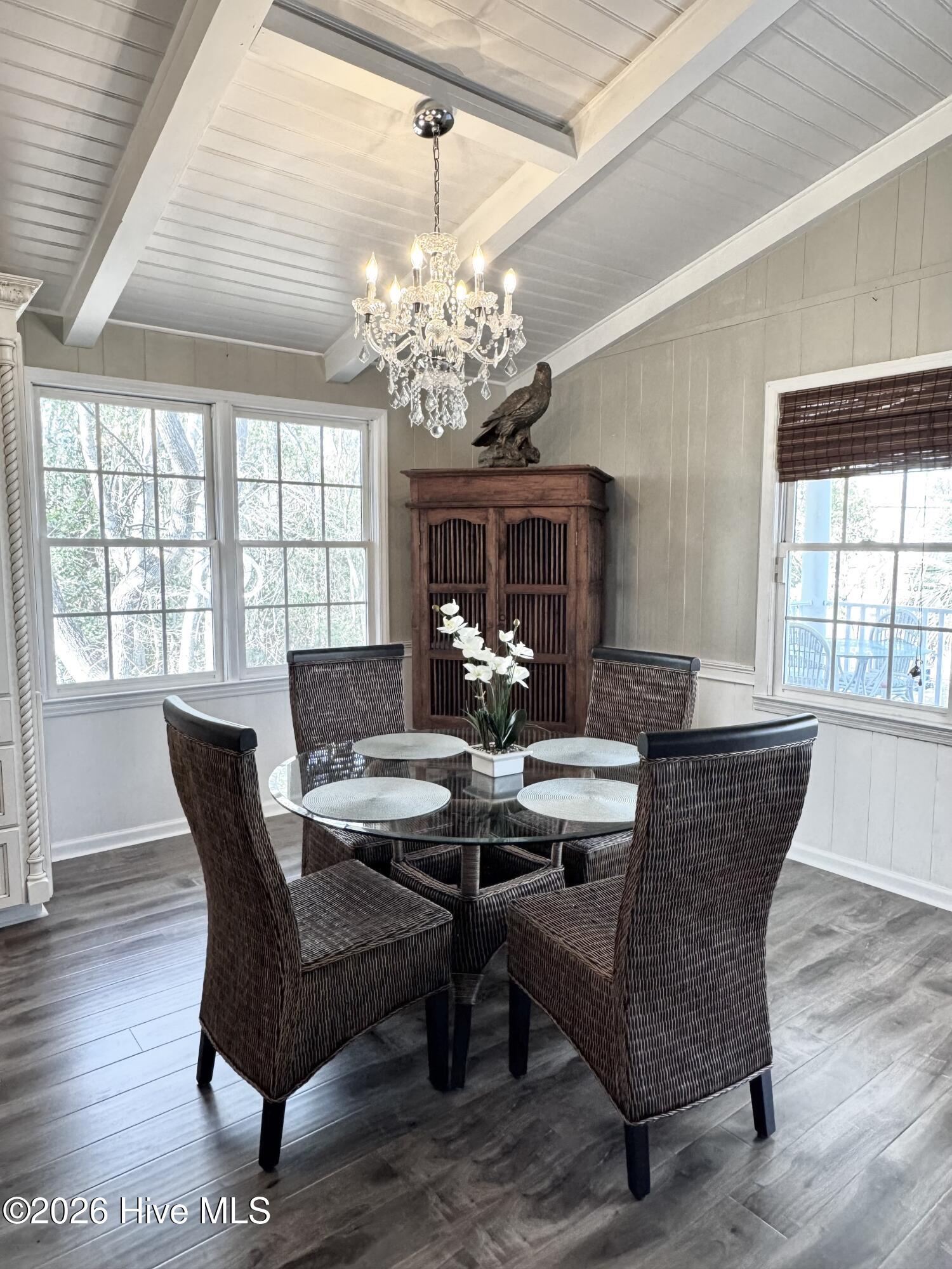 100558799 | Photo 24