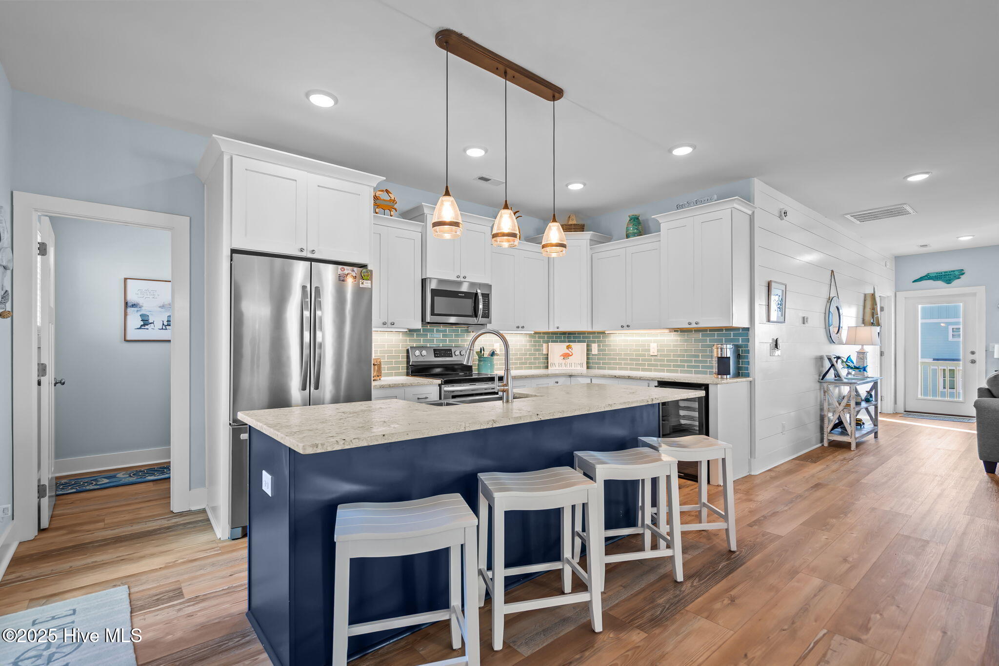 100538696 | Photo 12