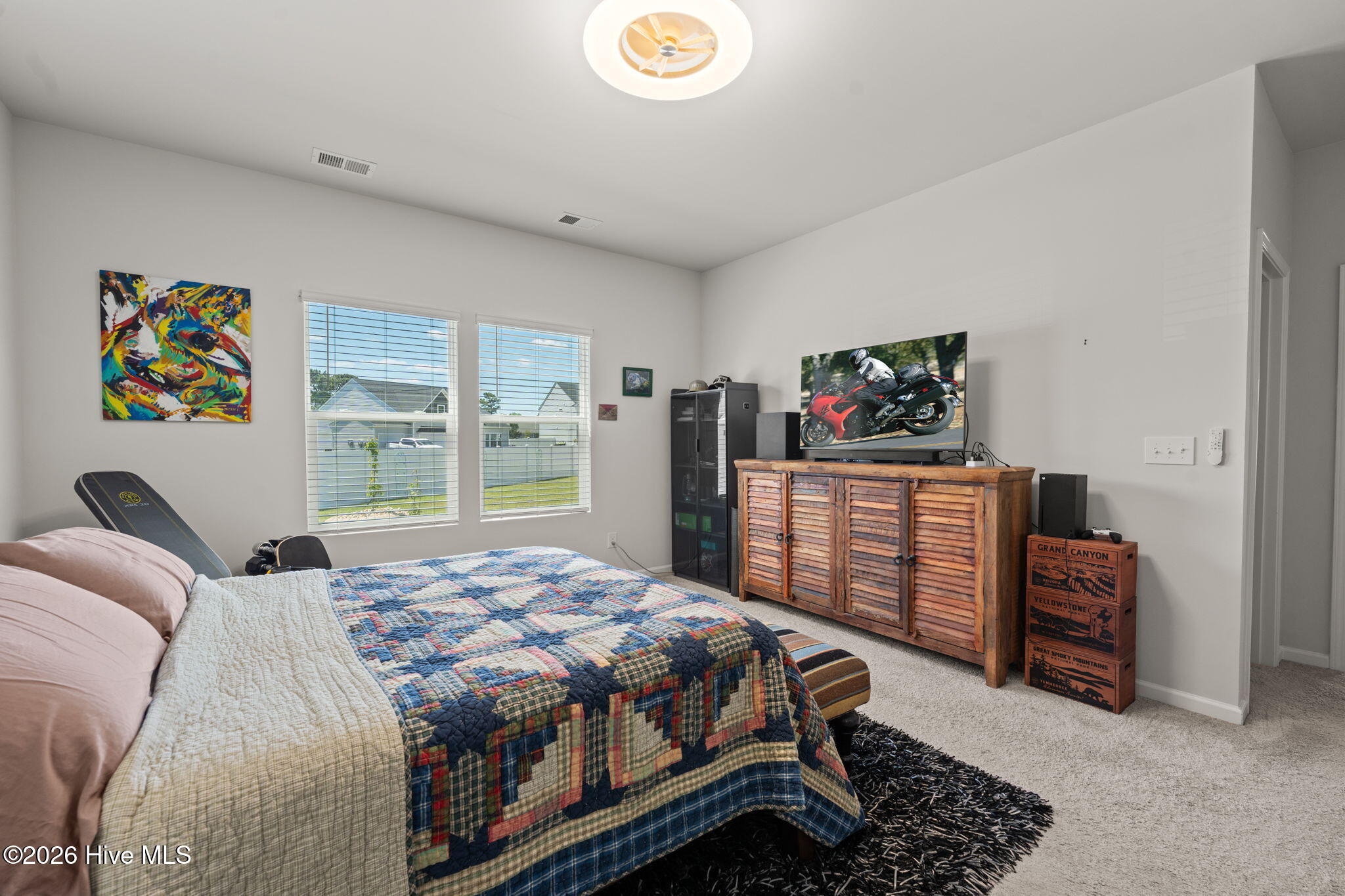 100567205 | Photo 18