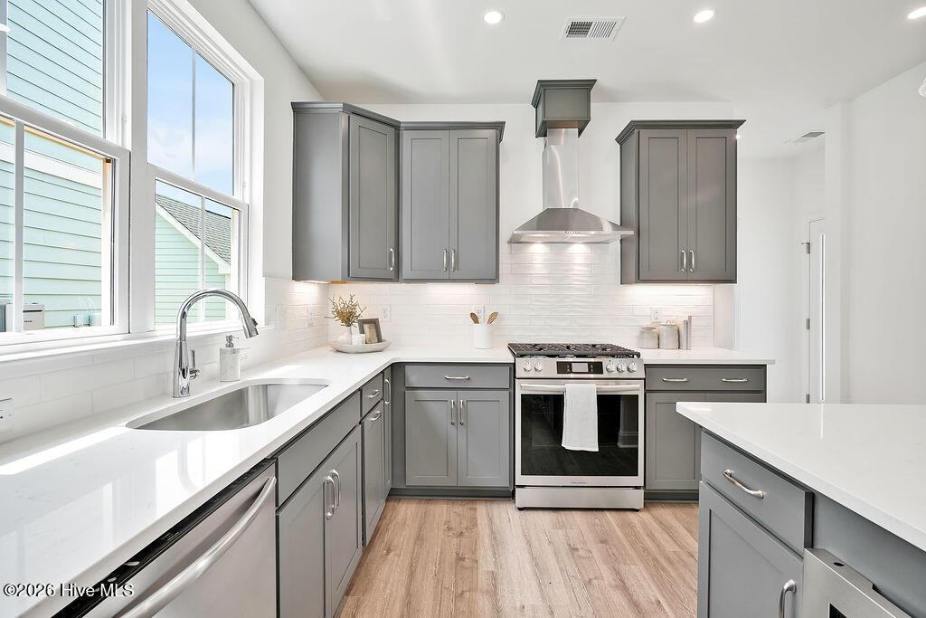 100558697 | Photo 21