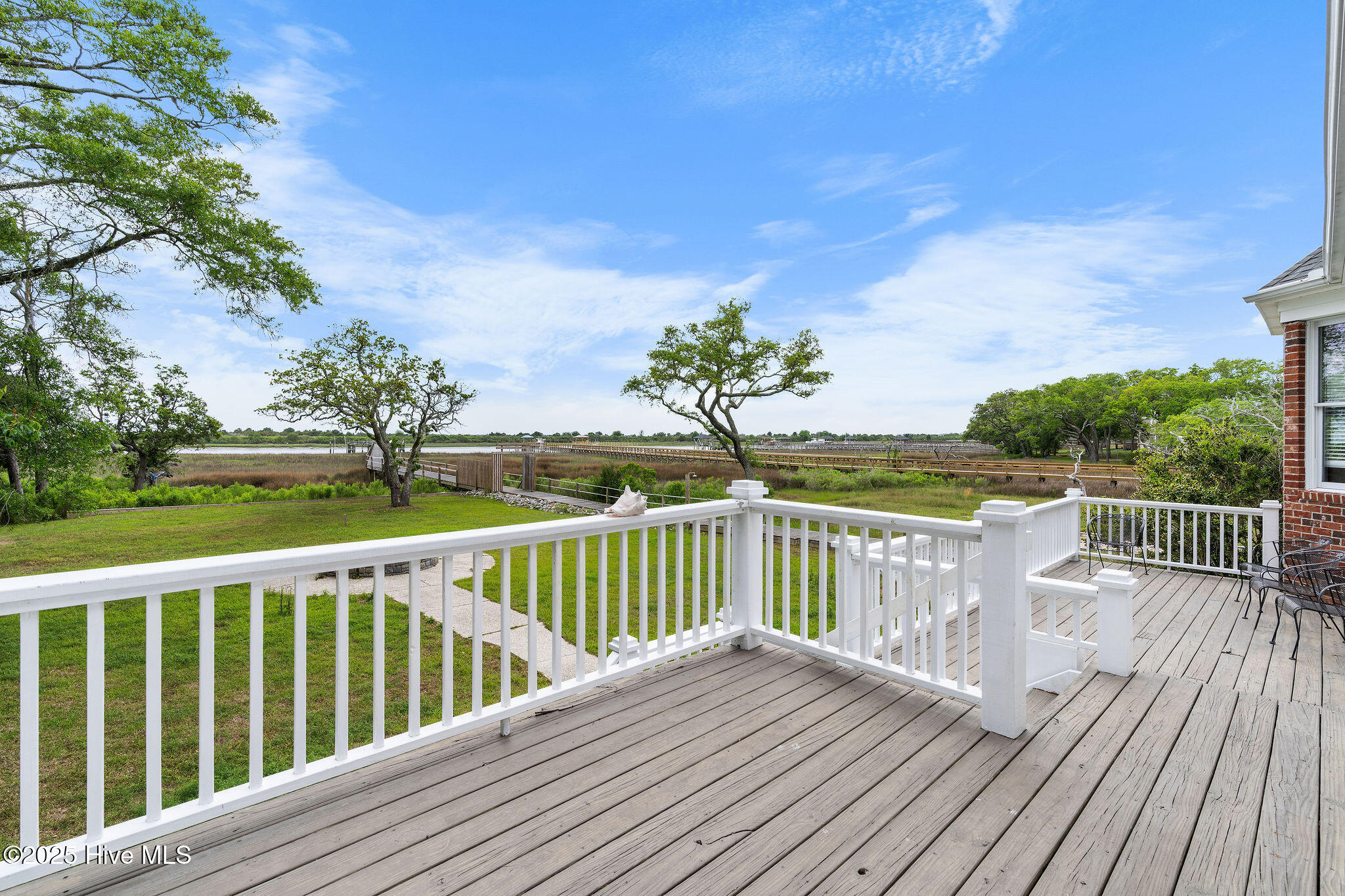 100556700 | Photo 32