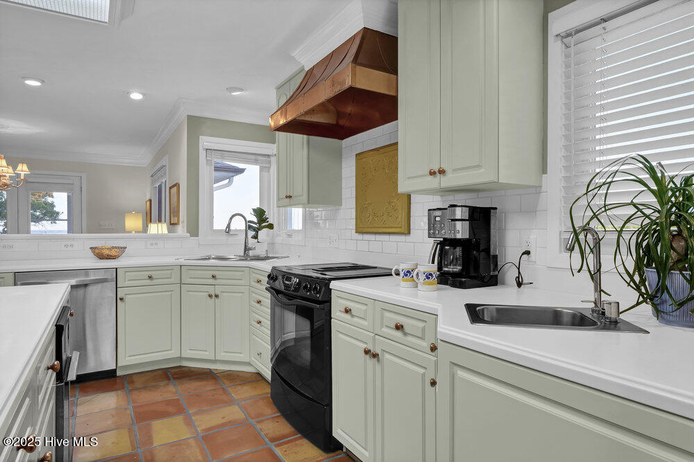 100511026 | Photo 18