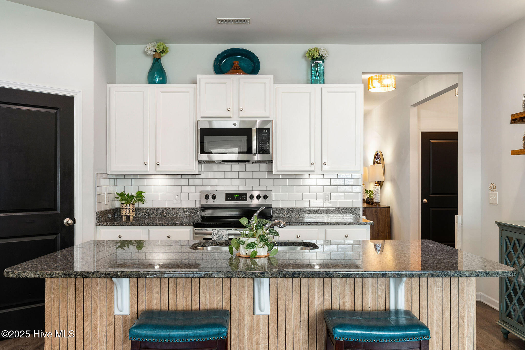 100539651 | Photo 17