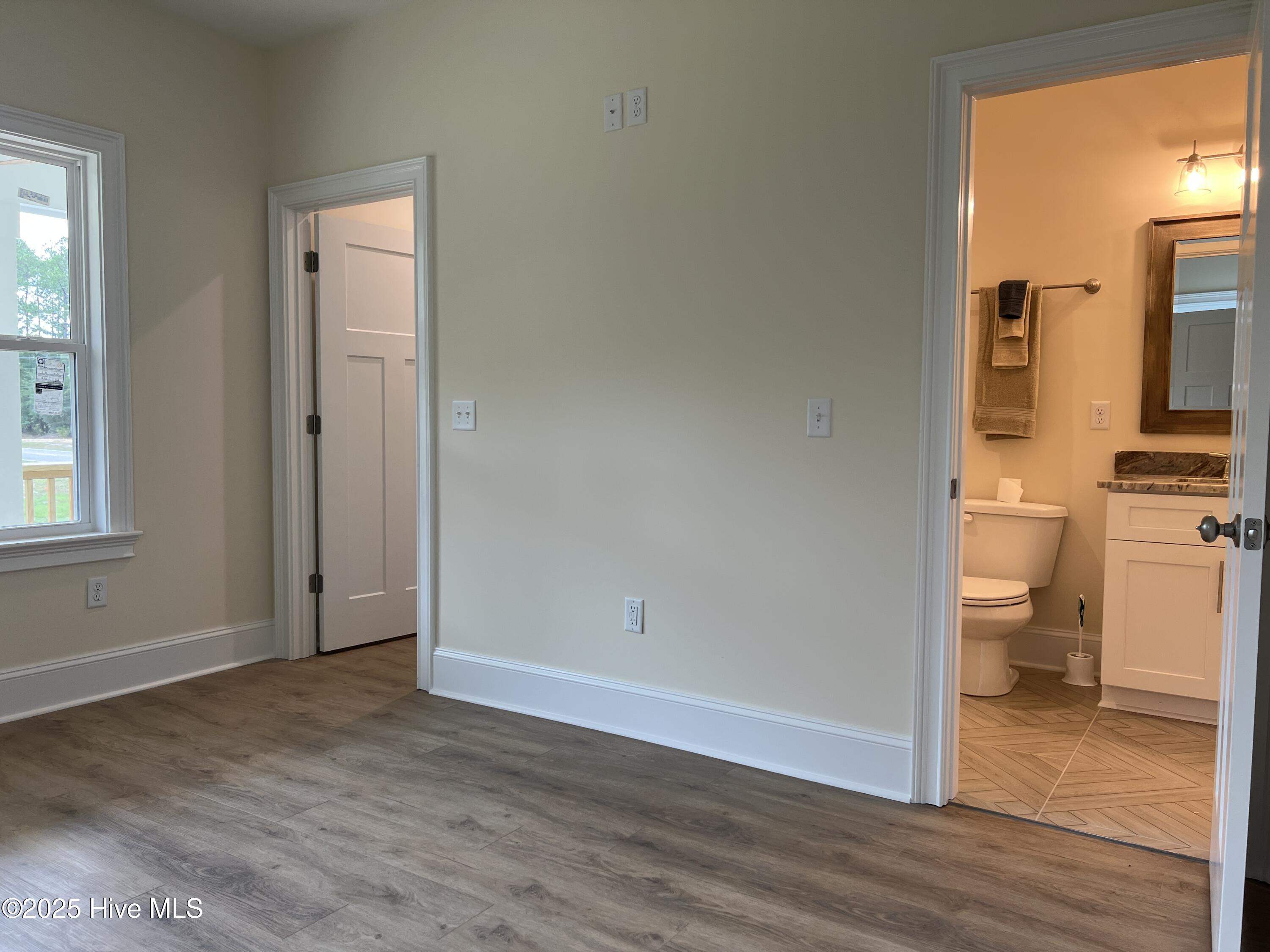 100517039 | Photo 12