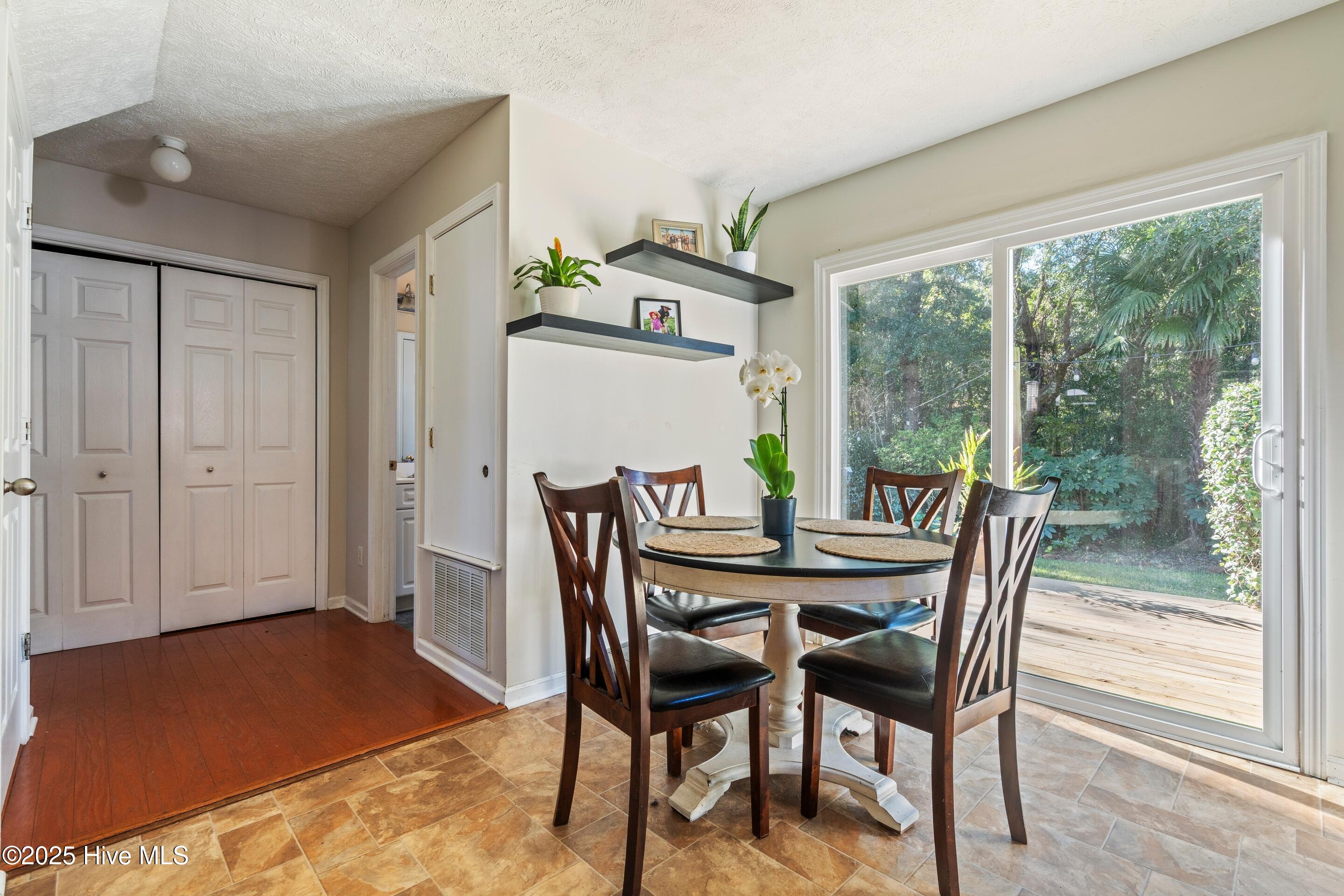 100536584 | Photo 10