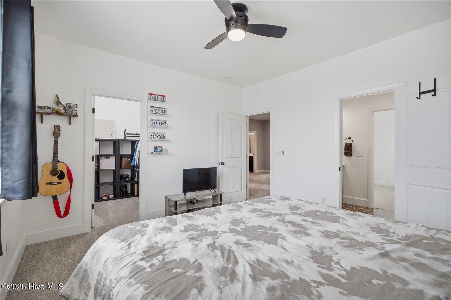 100565930 | Photo 42