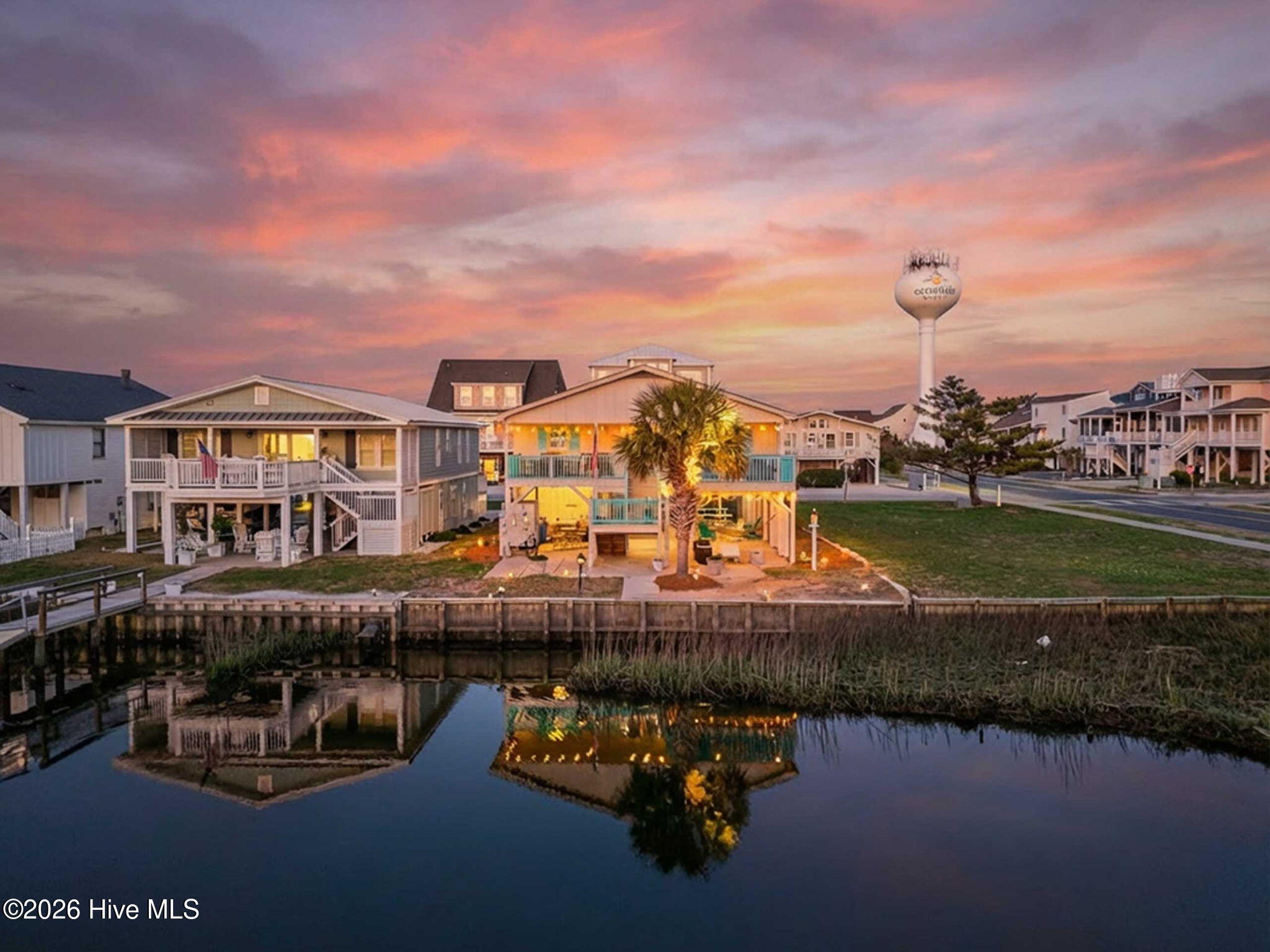 100560739 | Photo 18