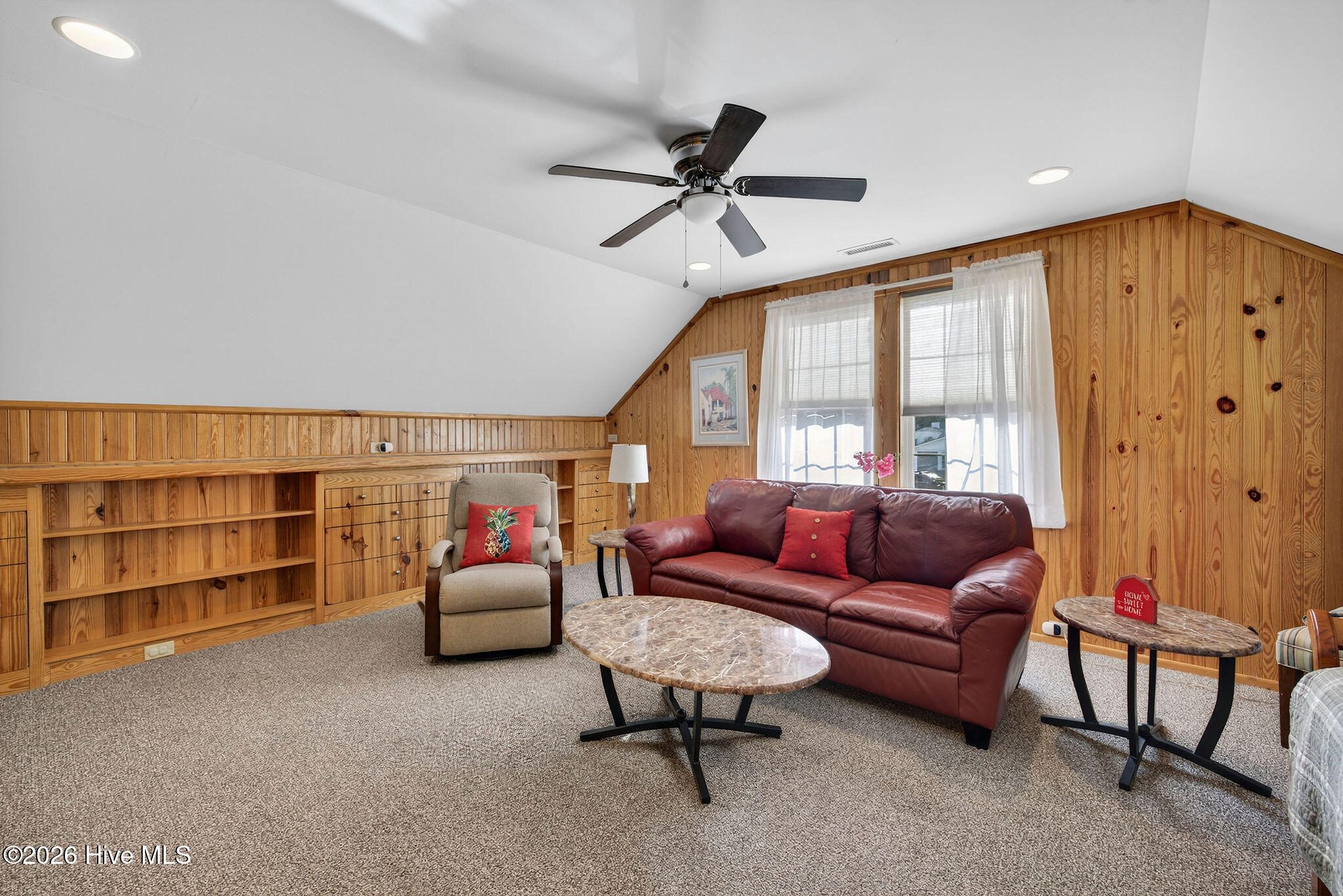 100542936 | Photo 64