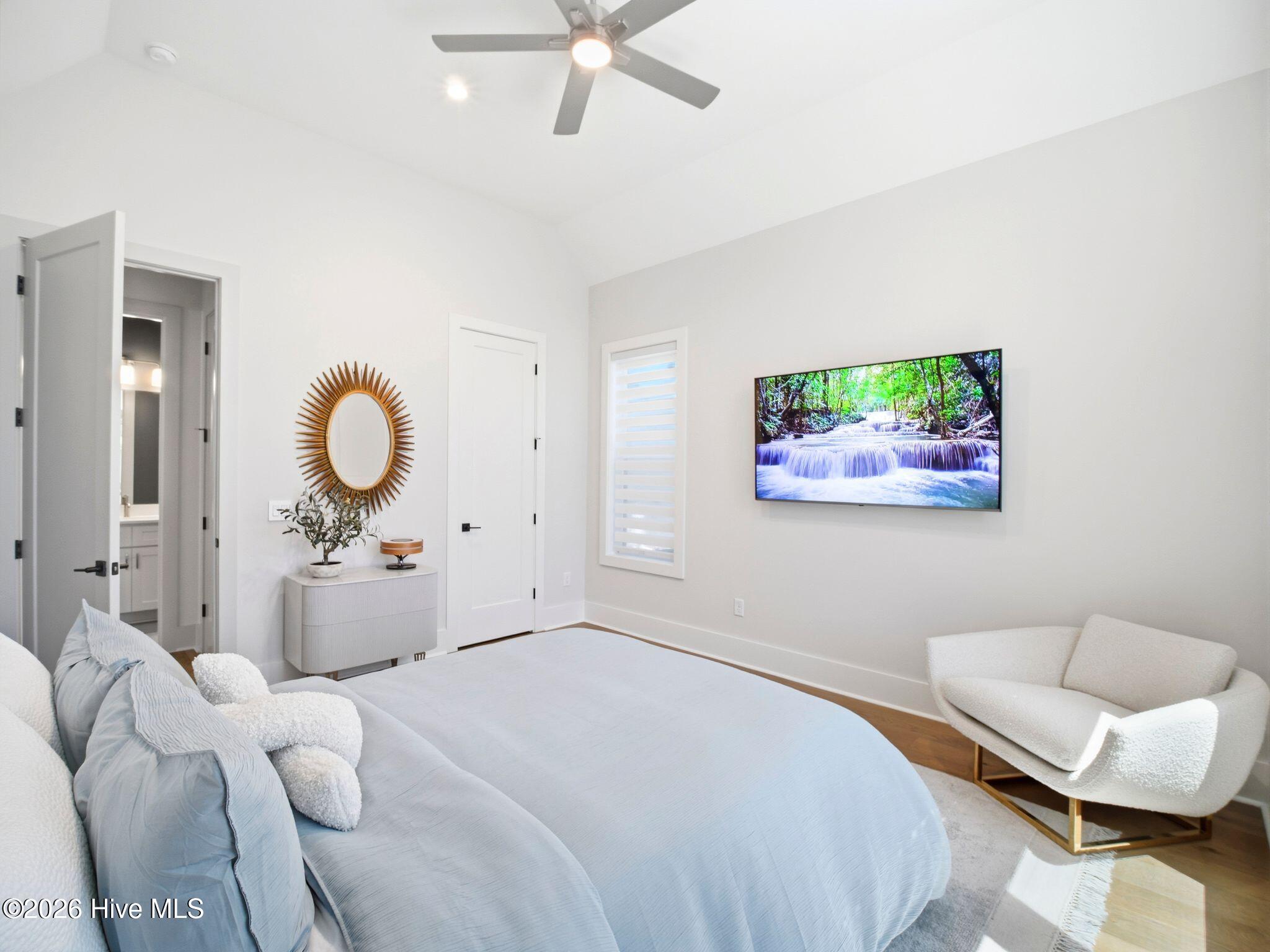 100569019 | Photo 31