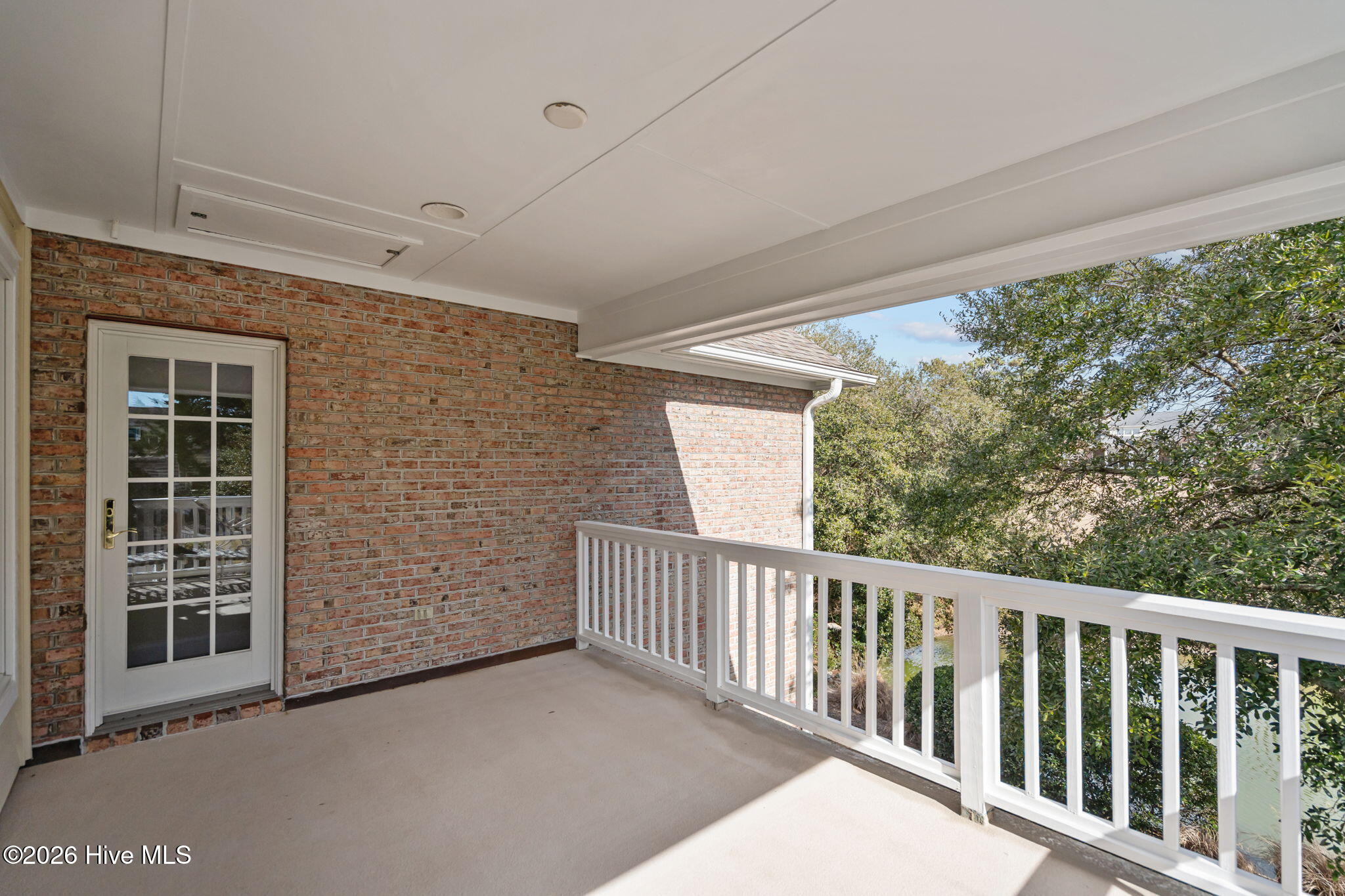 100554468 | Photo 53