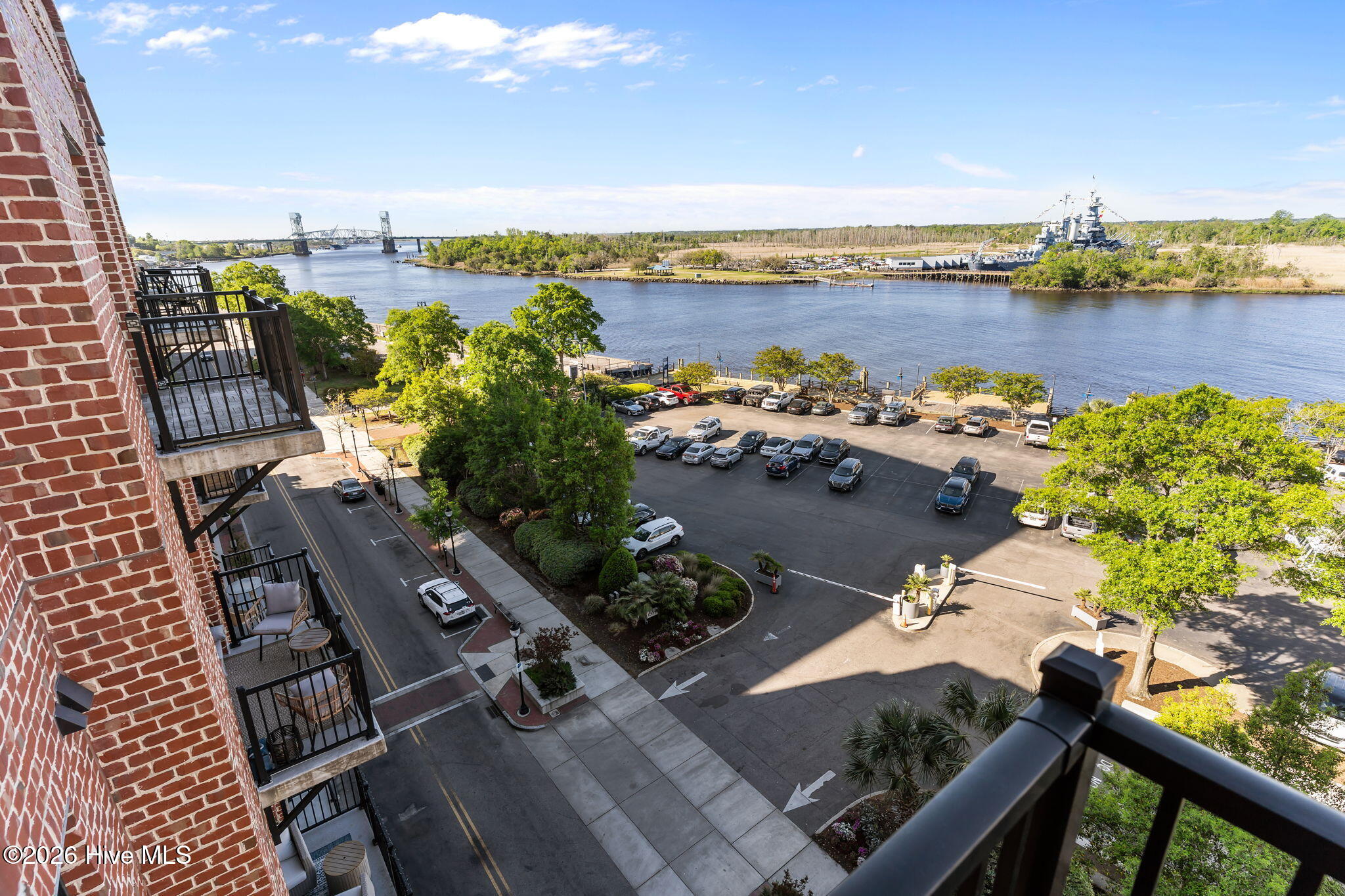 100565283 | Photo 36