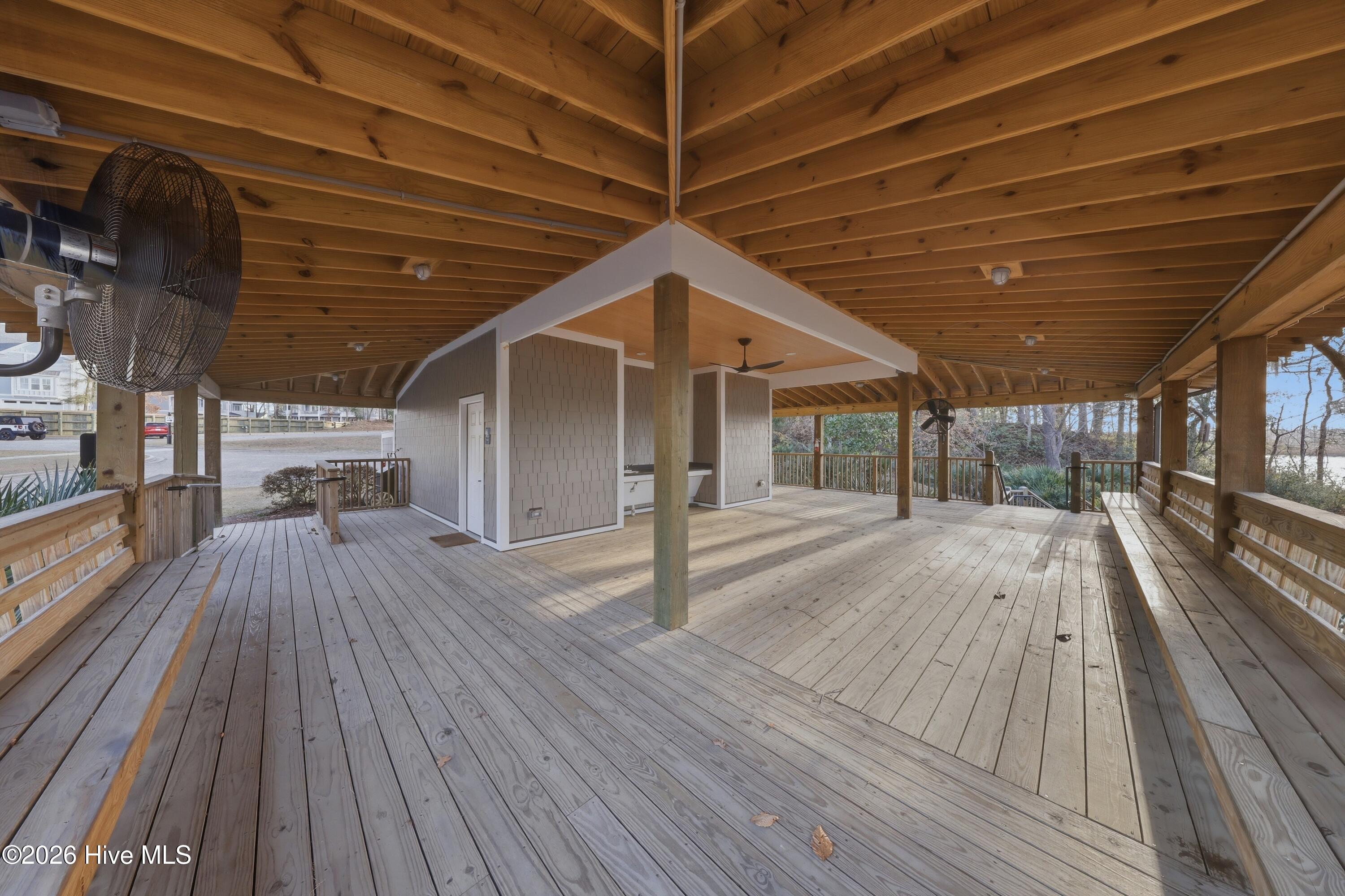 100558541 | Photo 77